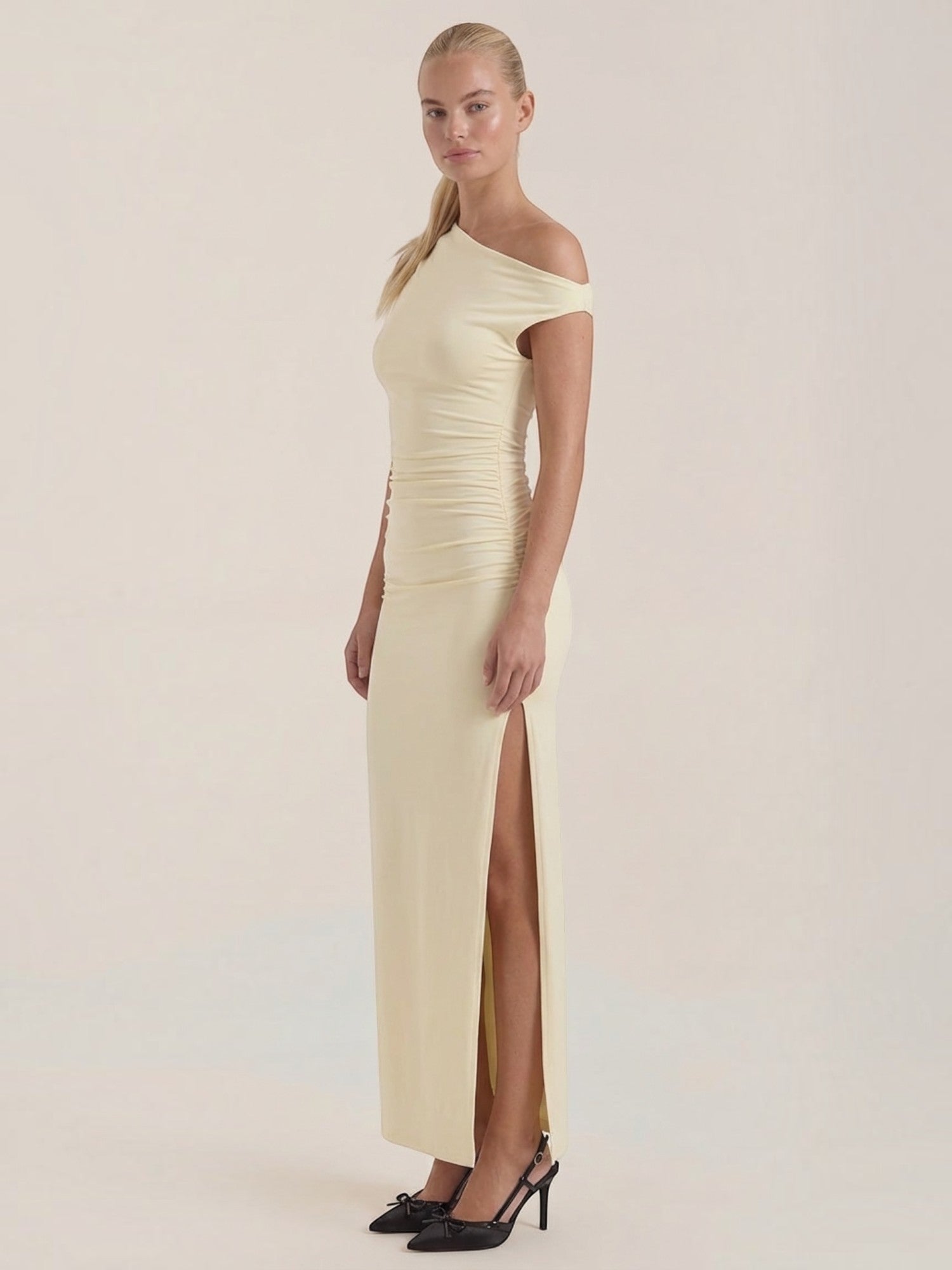 Deanna One-Shoulder-Maxikleid