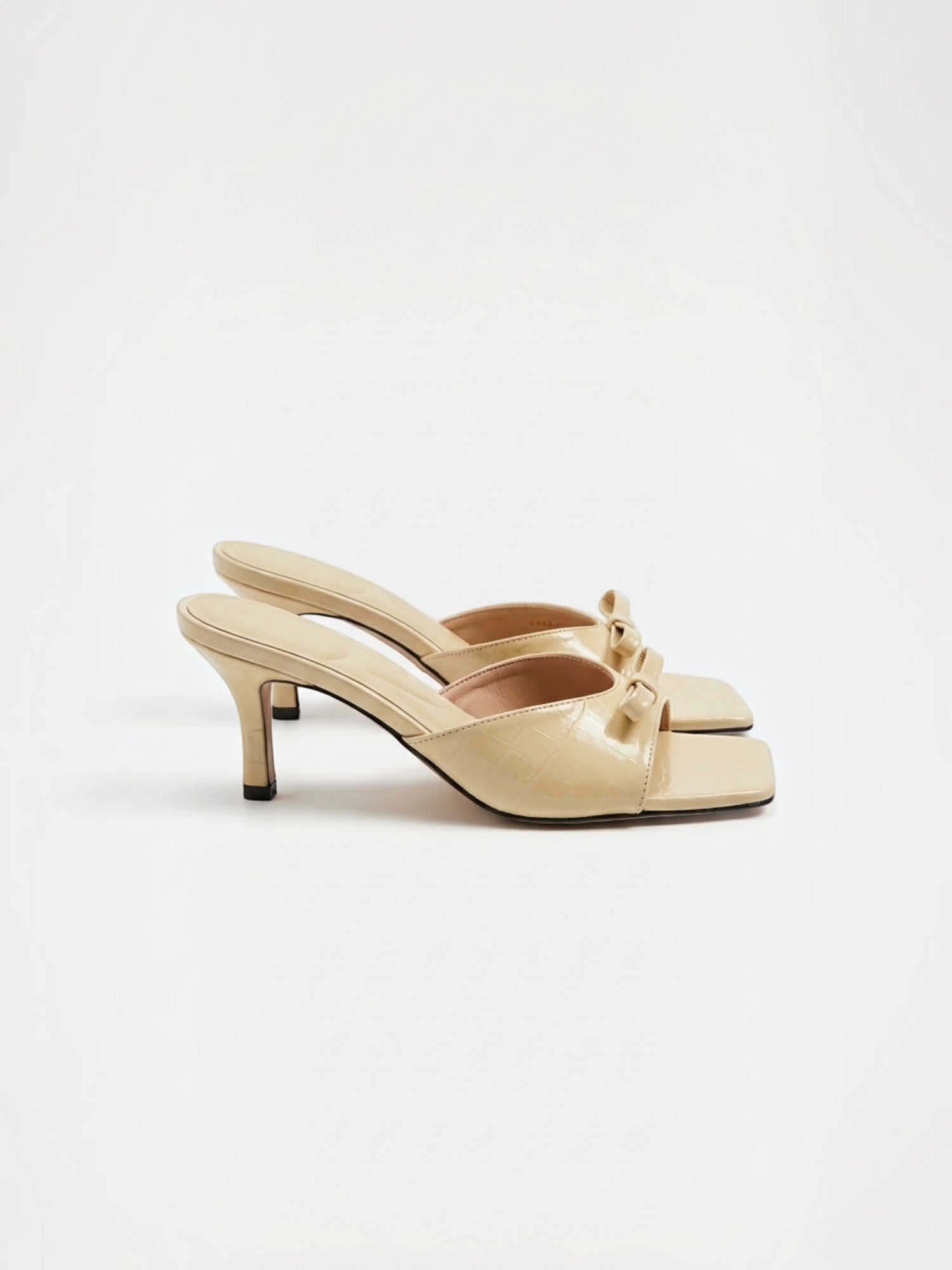 Marcelline Mules mit Schleife und Kitten Heel