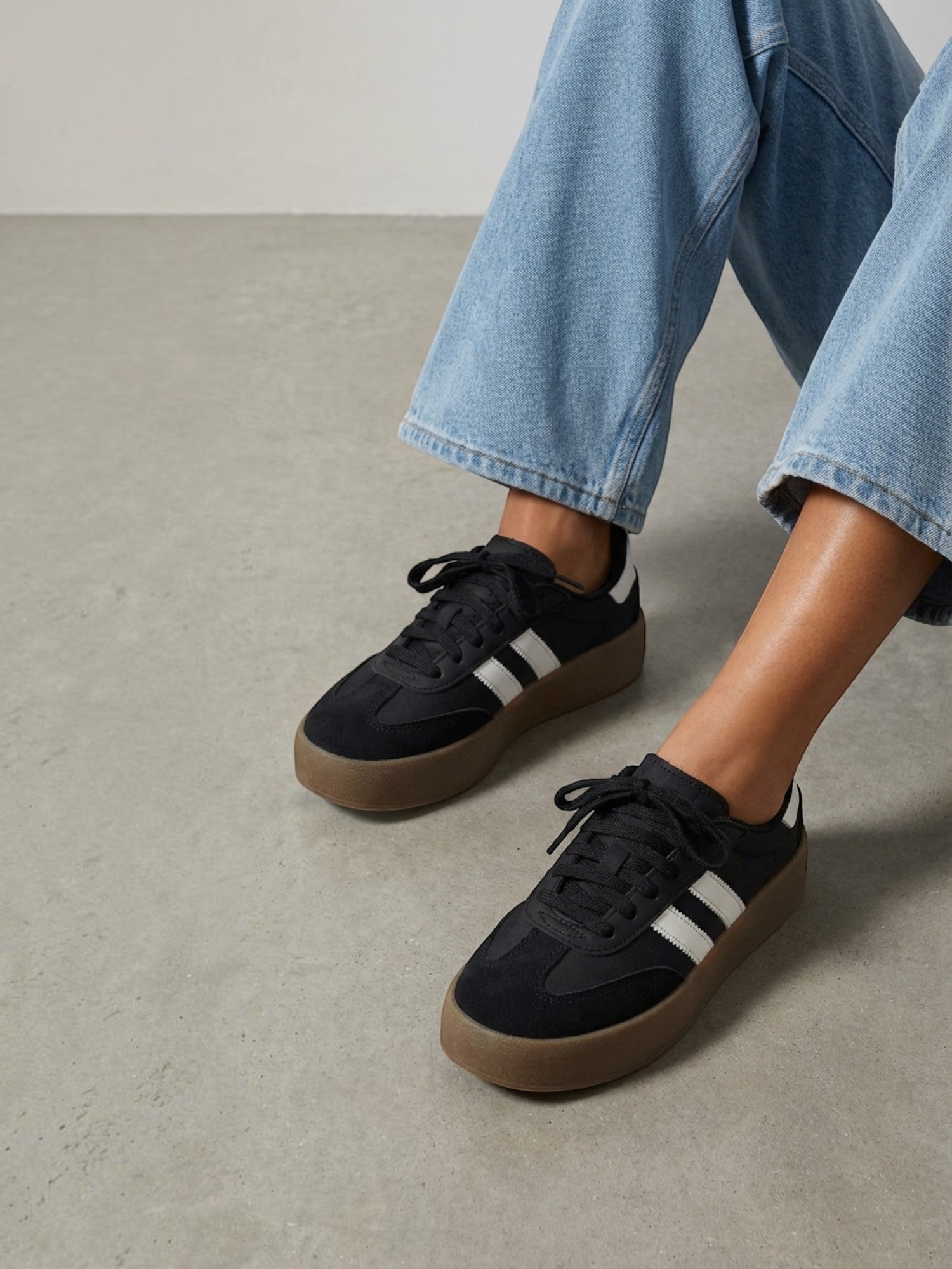 Iscella Plateau Sneaker mit Streifendetail