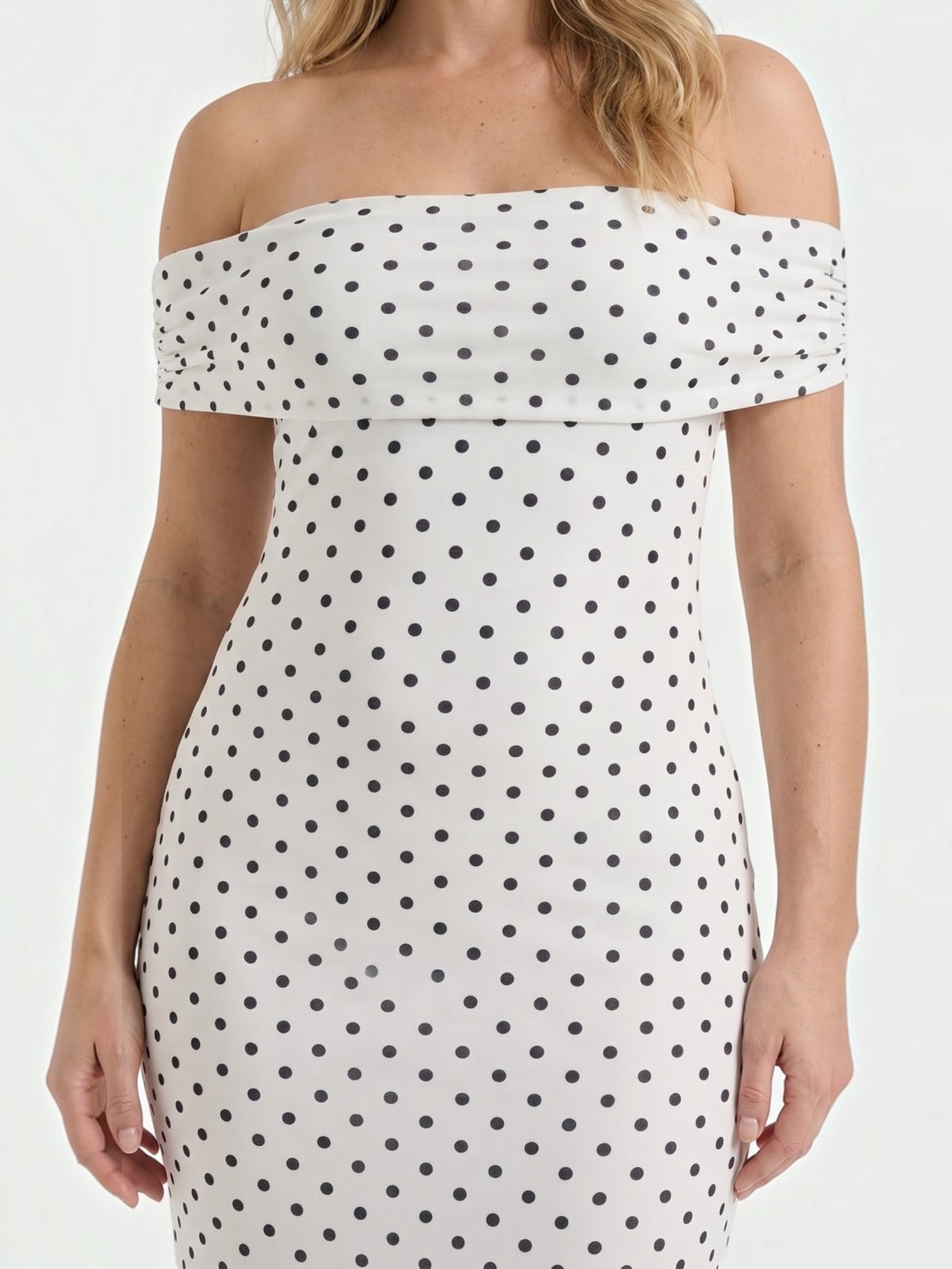Ziah Schulterfreies Maxikleid mit Punktemuster