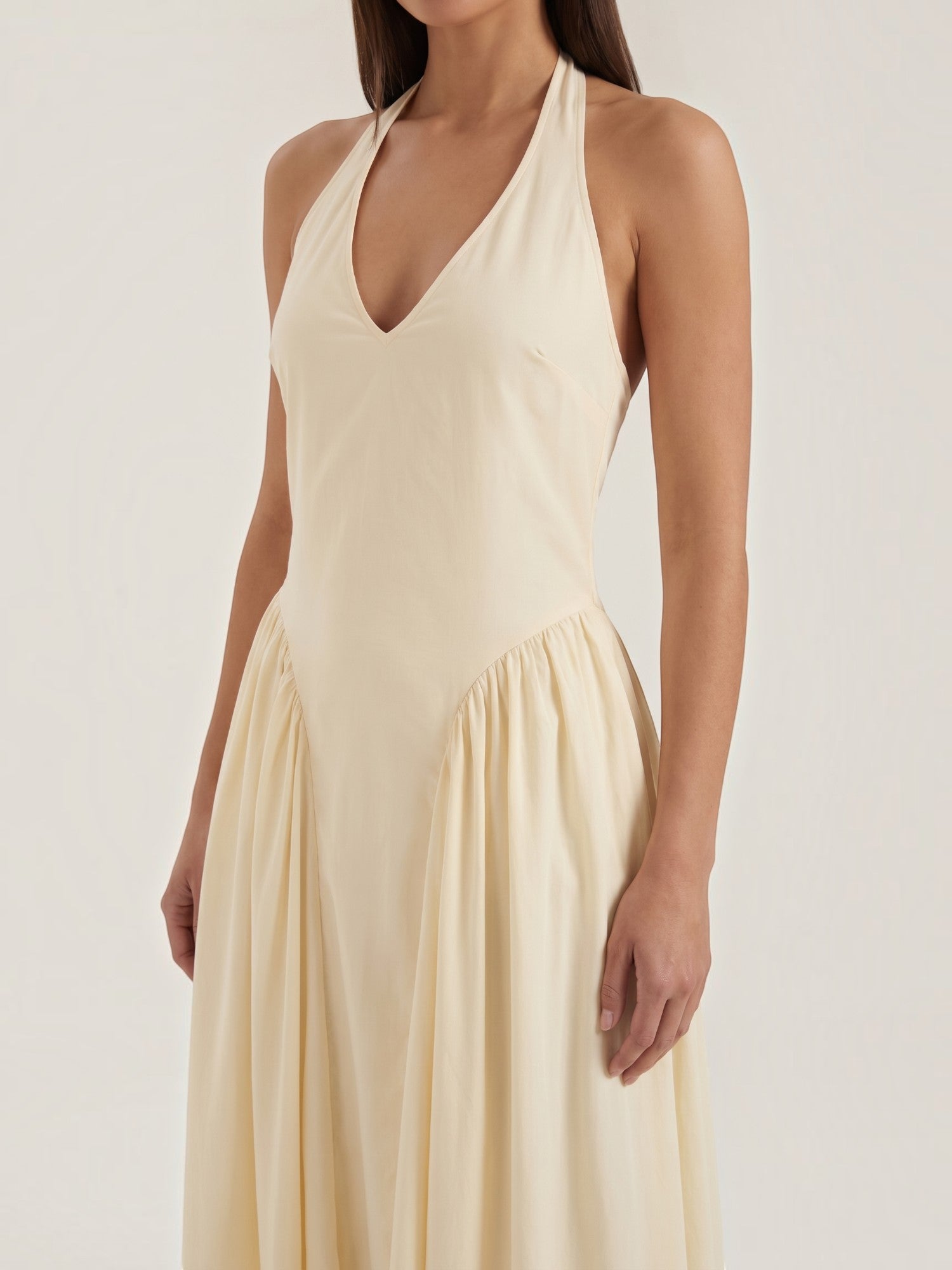 Kiara Neckholder-Midikleid mit ausgestelltem Rock