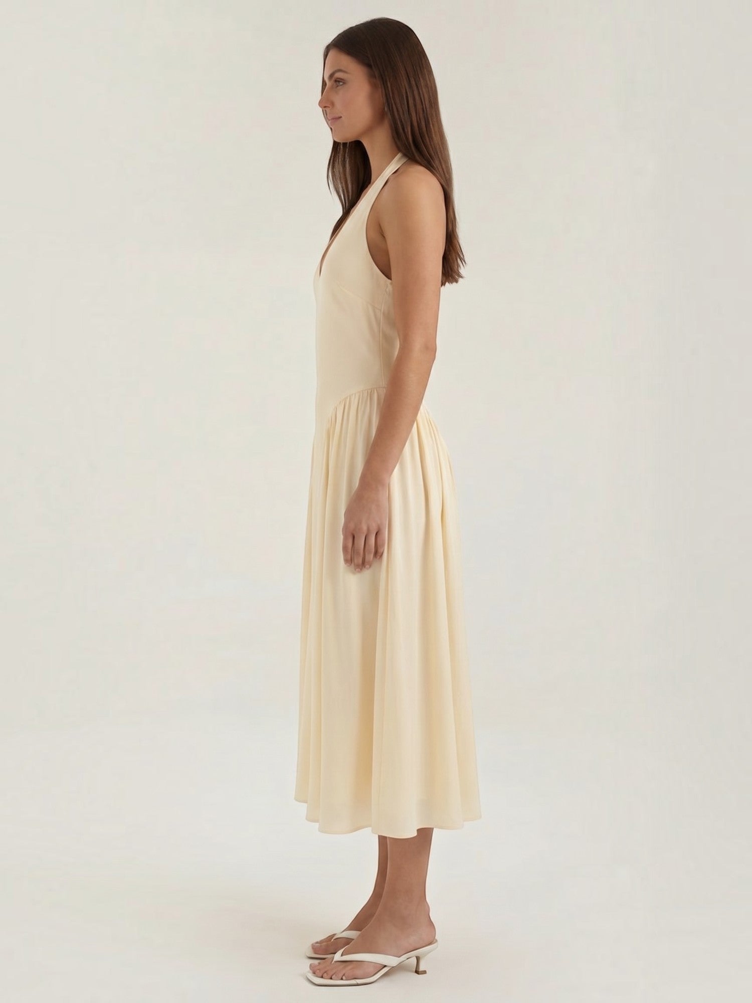 Kiara Neckholder-Midikleid mit ausgestelltem Rock