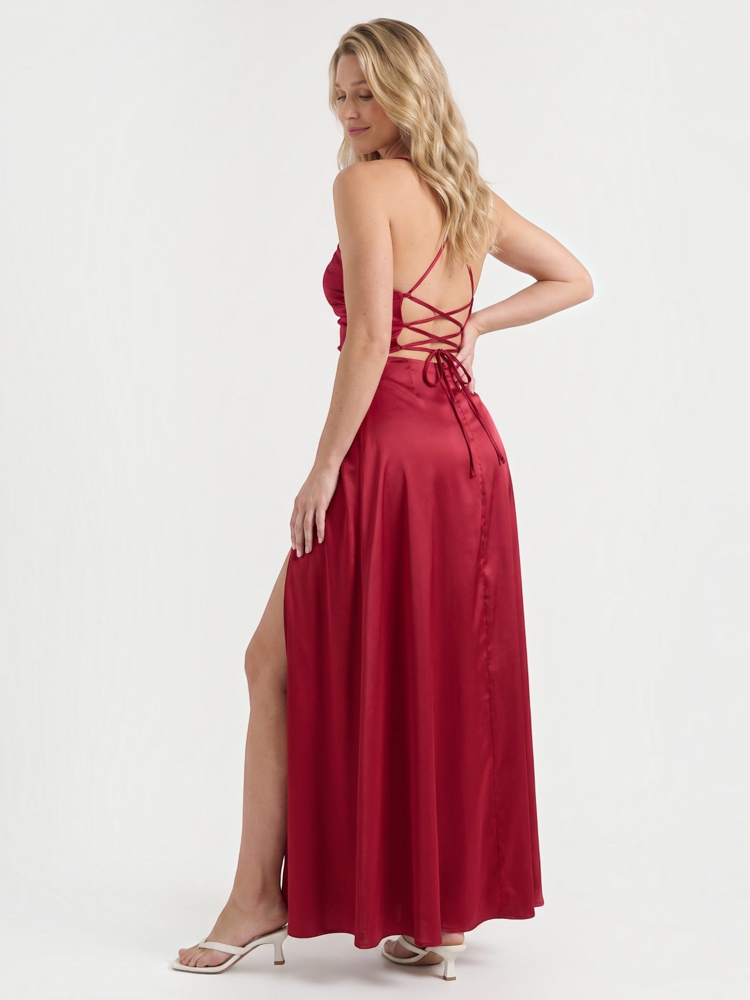 Indie Satin-Midikleid mit Wasserfallausschnitt