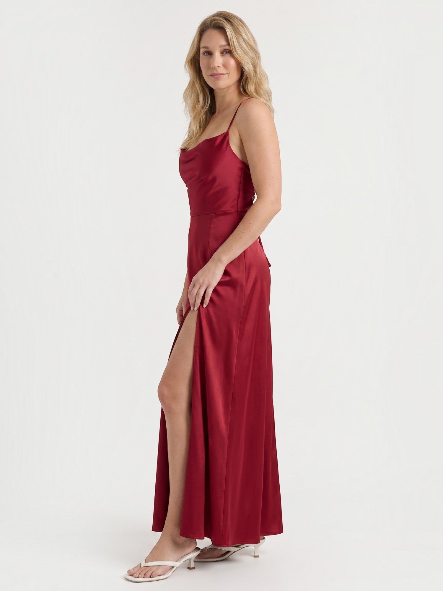 Indie Satin-Midikleid mit Wasserfallausschnitt