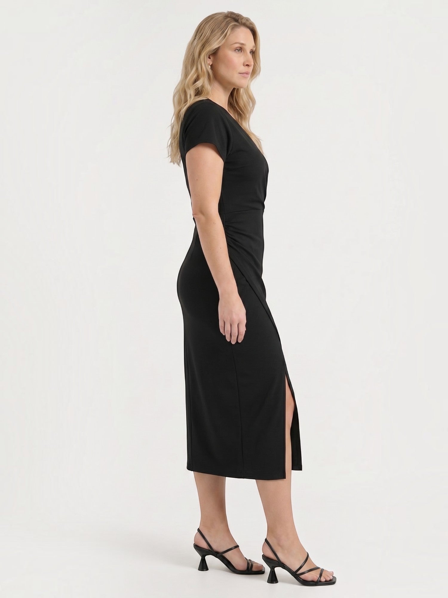 Raina Wickel-Midikleid mit V-Ausschnitt