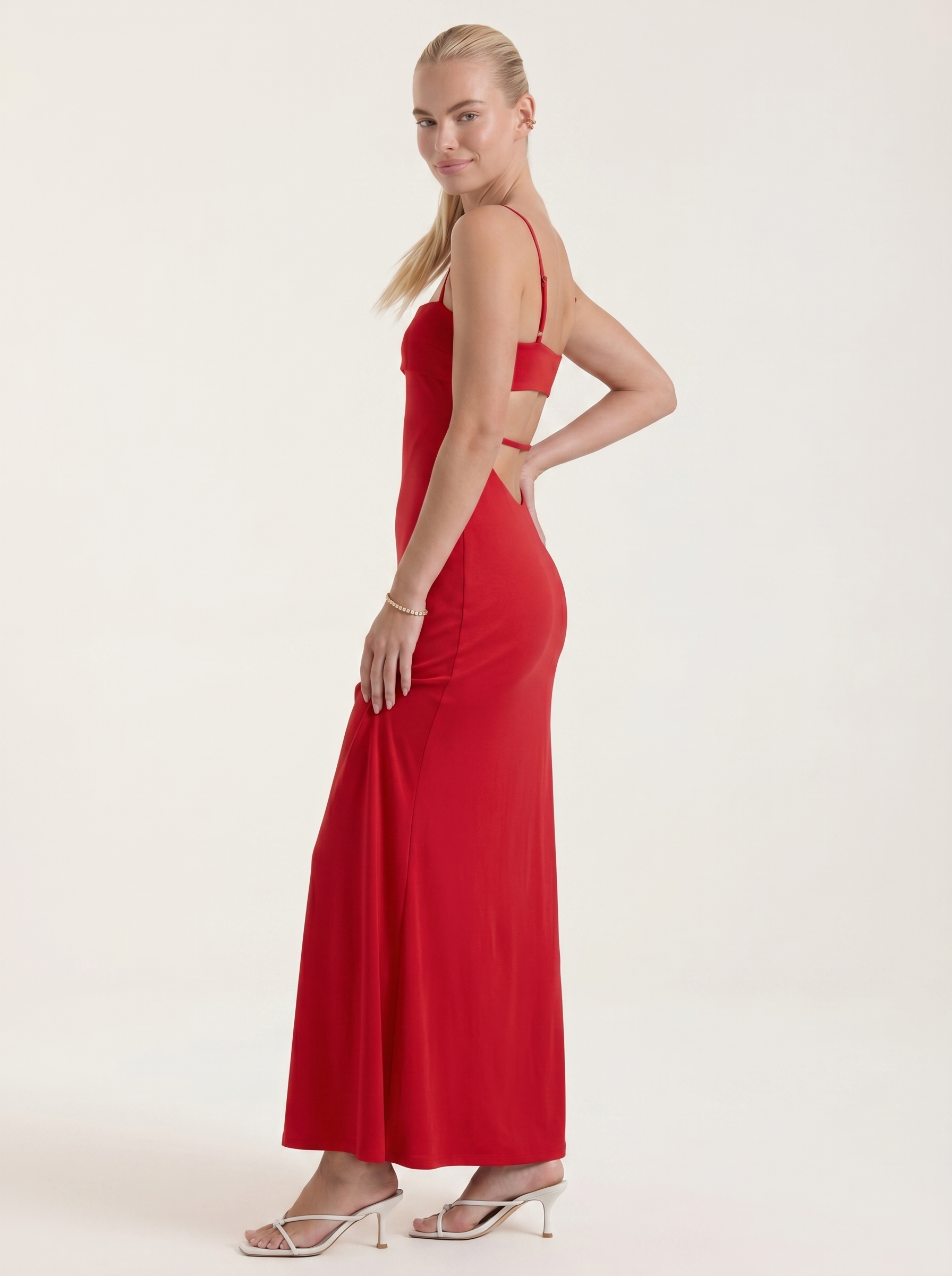 Dale Maxikleid mit Spaghettiträgern und schmaler Linie