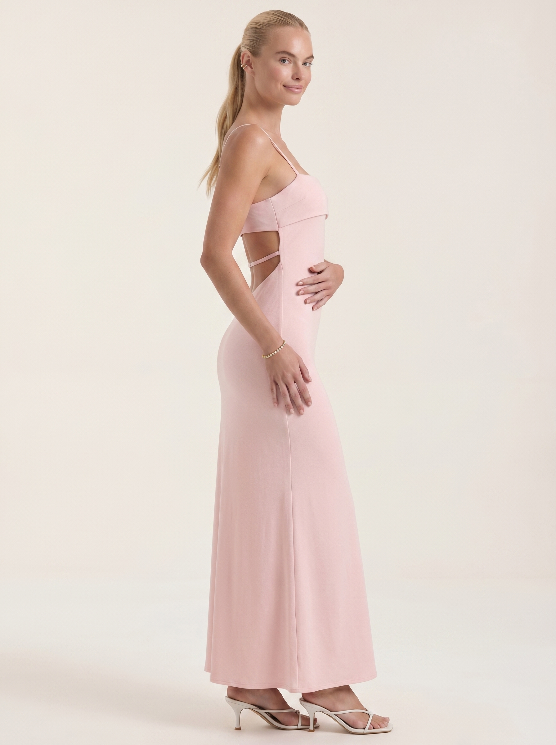 Dale Maxikleid mit Spaghettiträgern und schmaler Linie