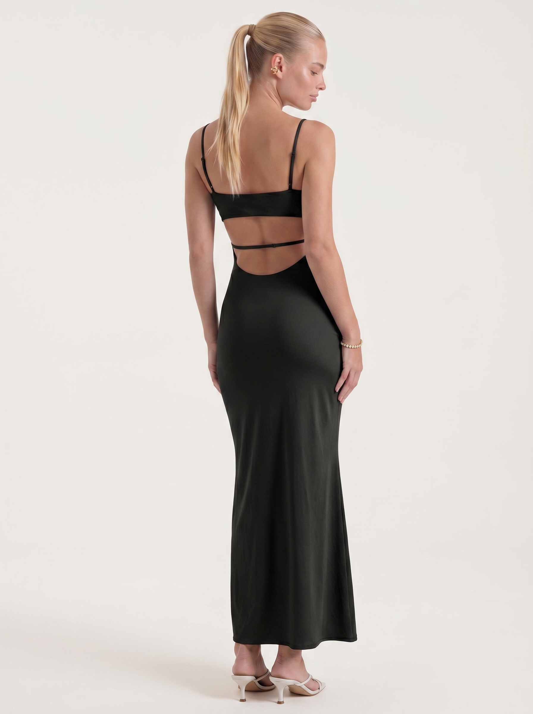 Dale Maxikleid mit Spaghettiträgern und schmaler Linie