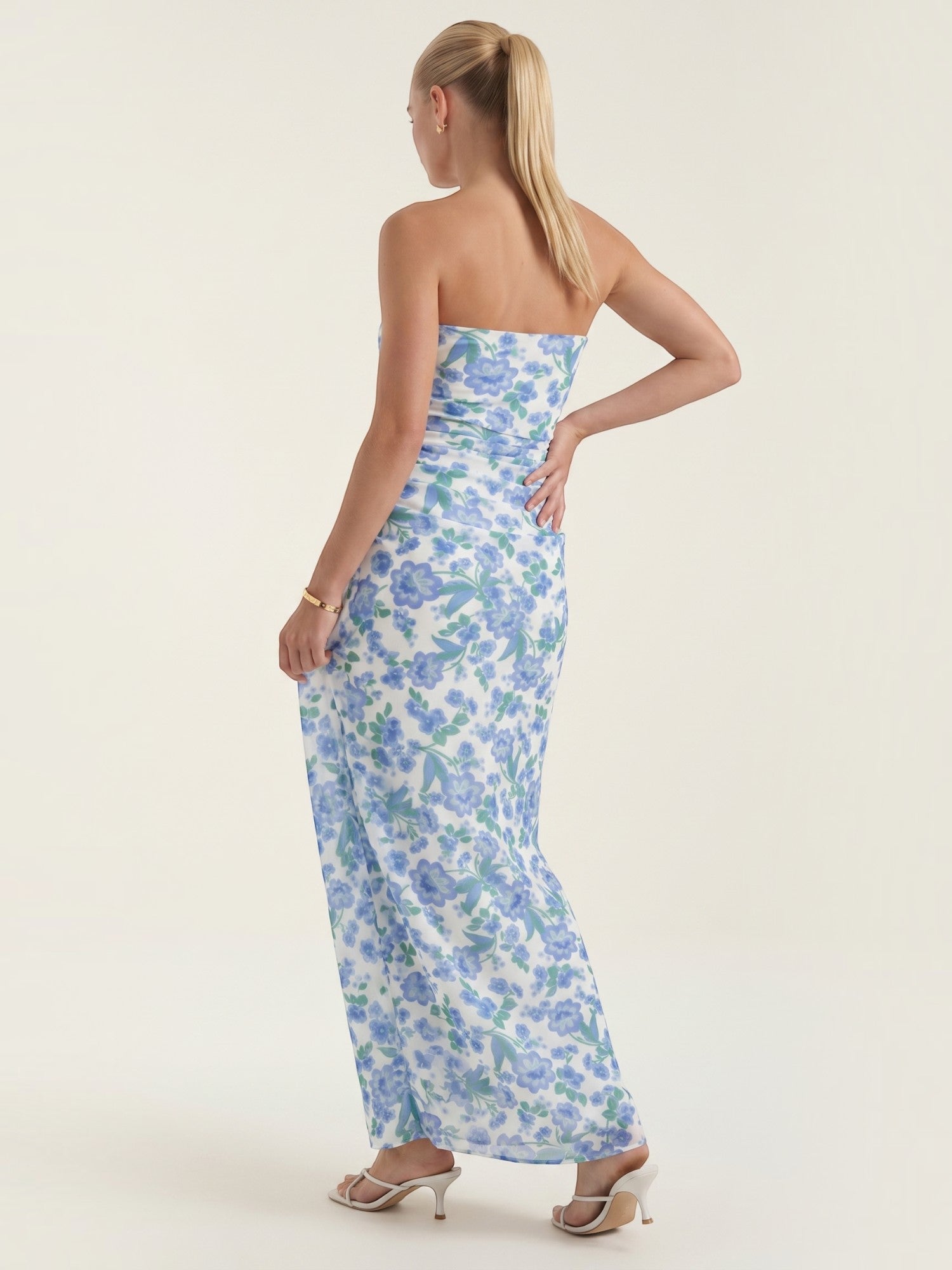 Elodie Bandeau-Maxikleid mit Raffung