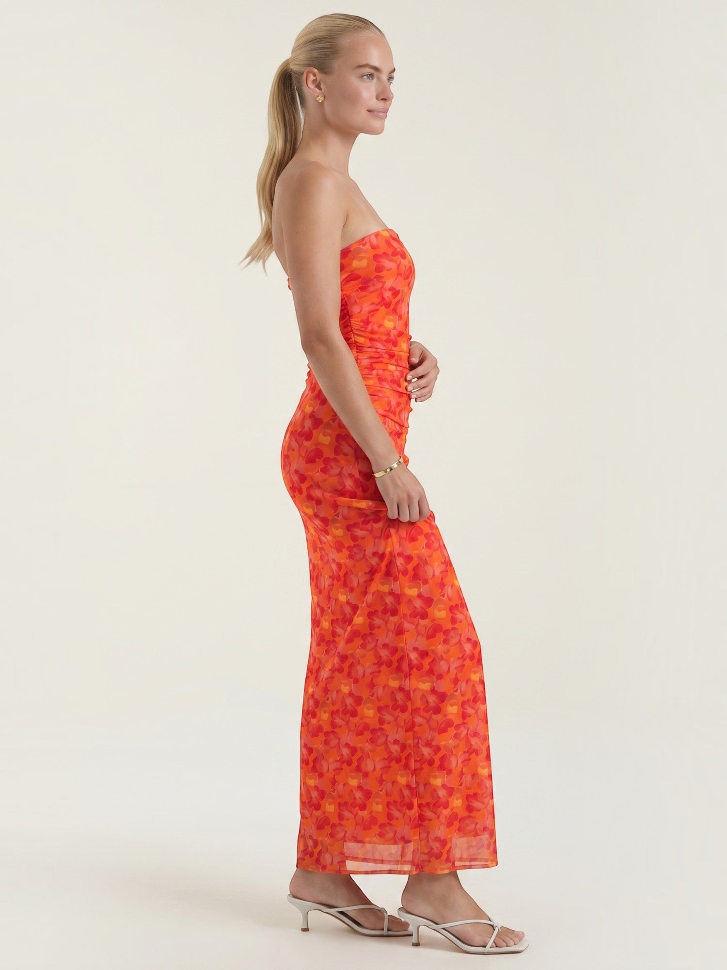 Elodie Bandeau-Maxikleid mit Raffung