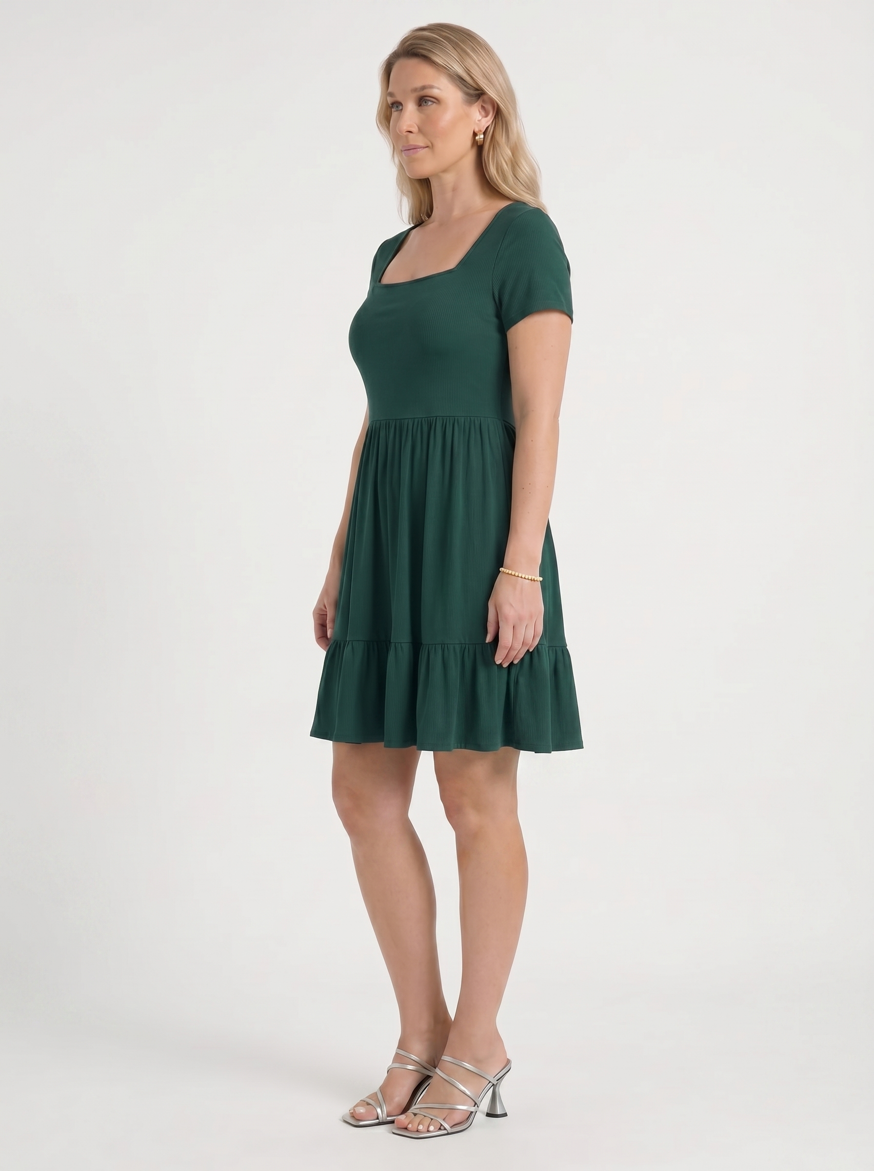 Wanda Minikleid mit Karree-Ausschnitt und Stufenrock