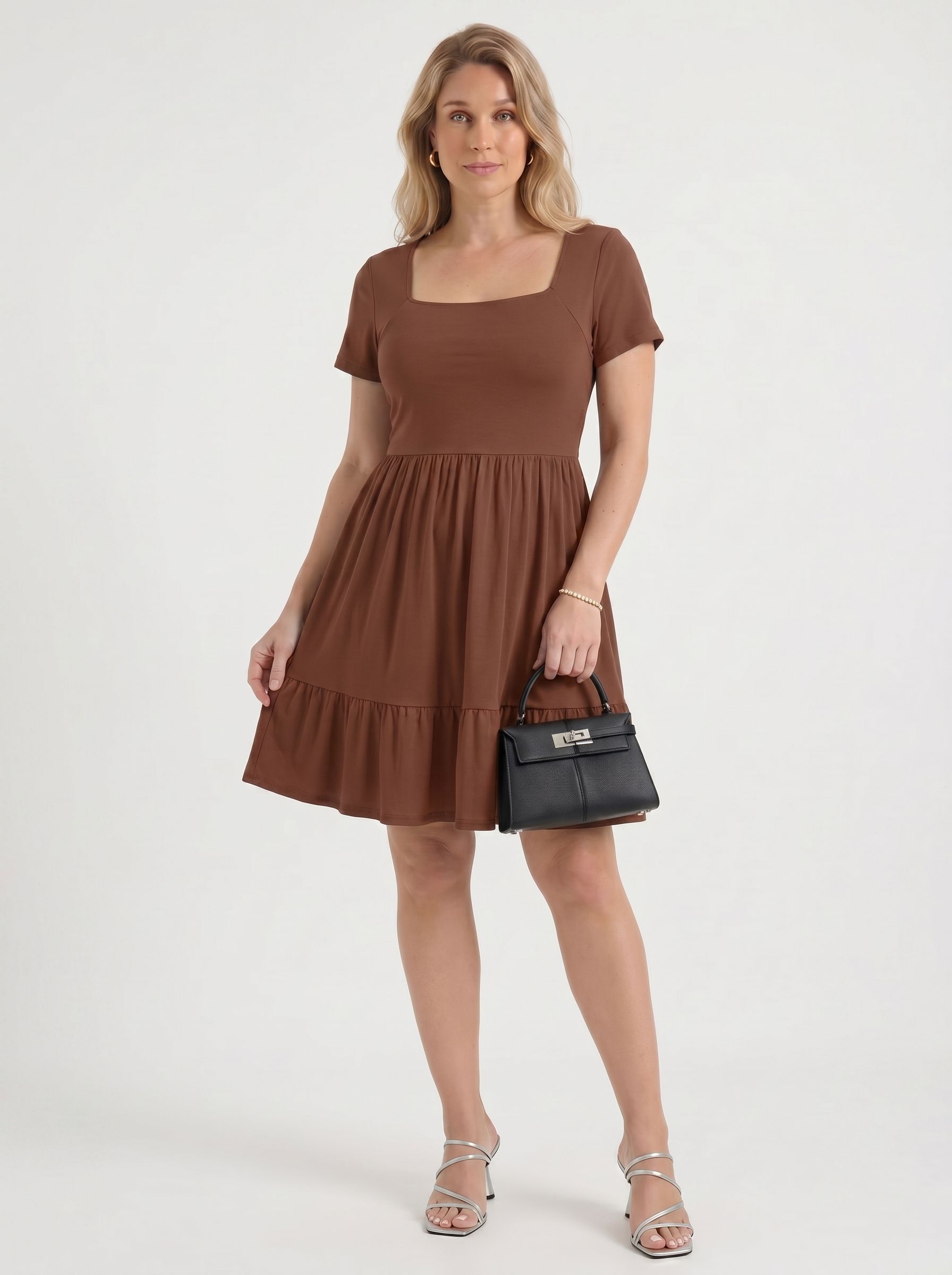 Wanda Minikleid mit Karree-Ausschnitt und Stufenrock