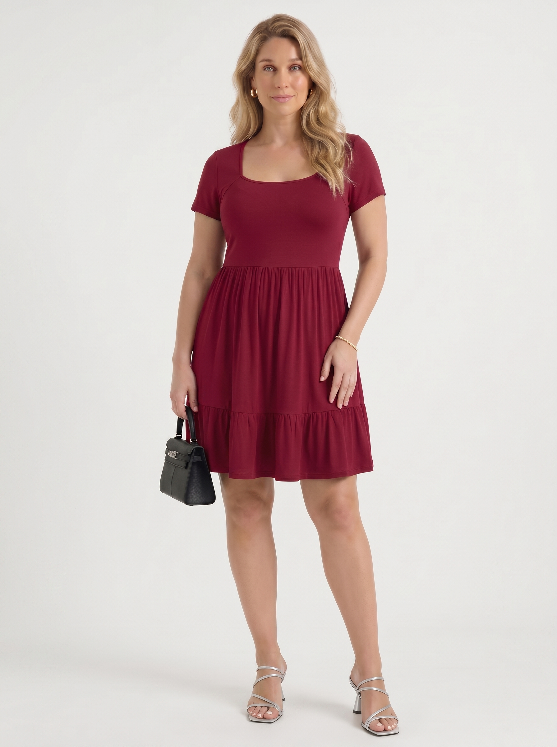 Wanda Minikleid mit Karree-Ausschnitt und Stufenrock