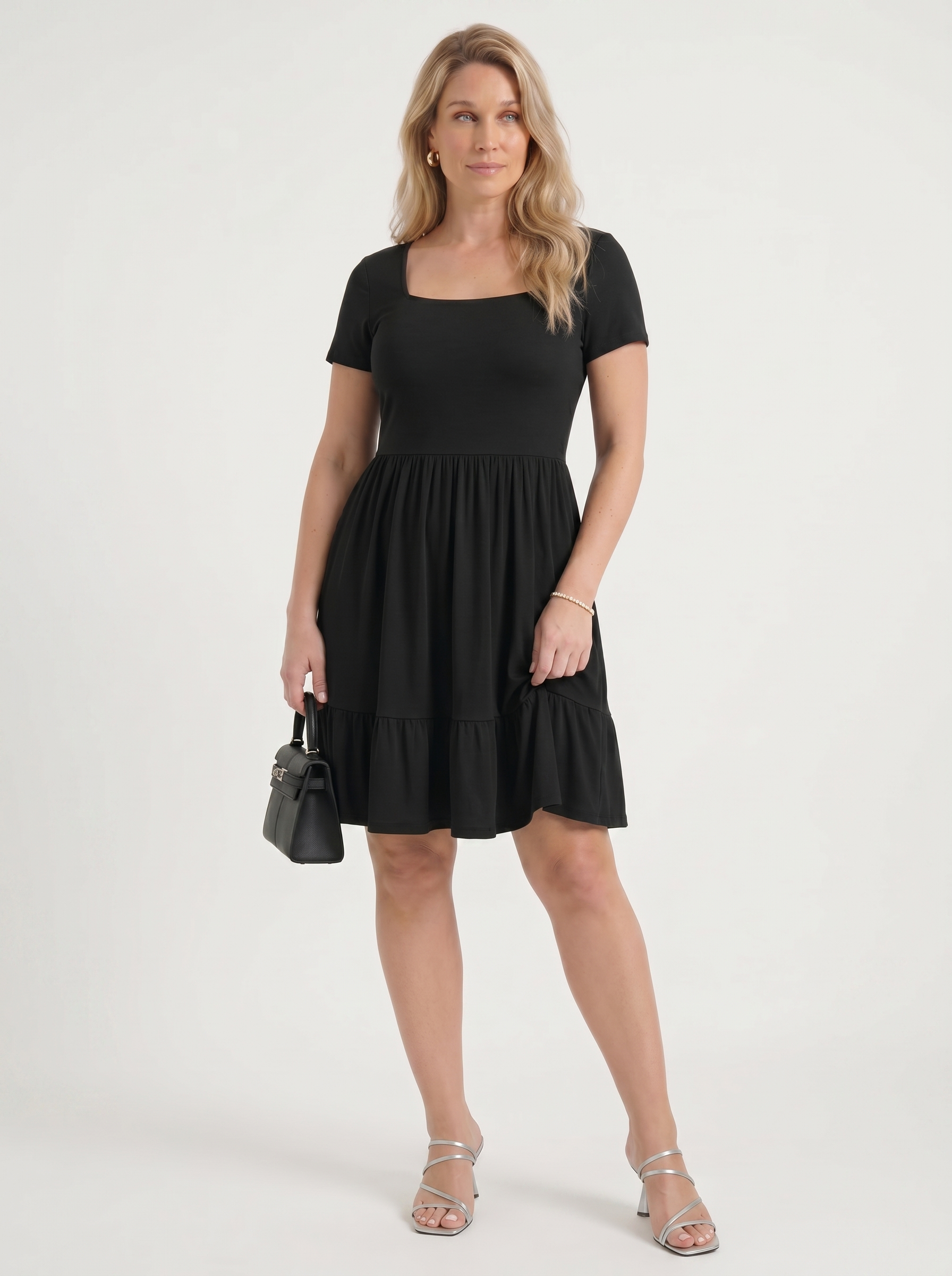 Wanda Minikleid mit Karree-Ausschnitt und Stufenrock