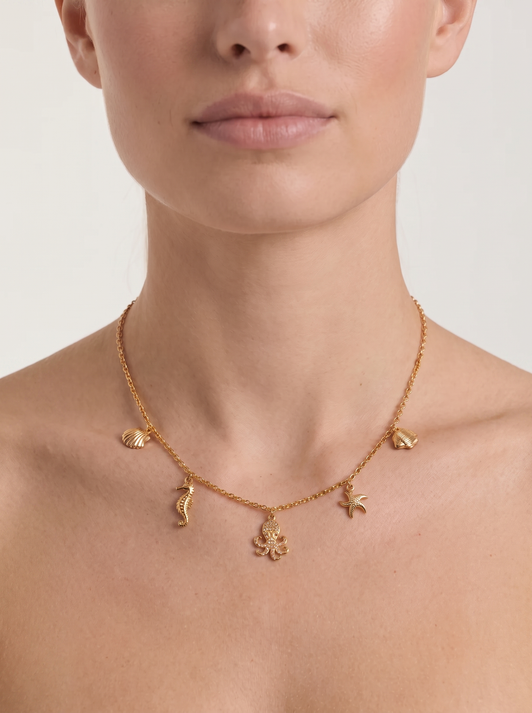 Lotte Charm-Halskette mit Meeresmotiven