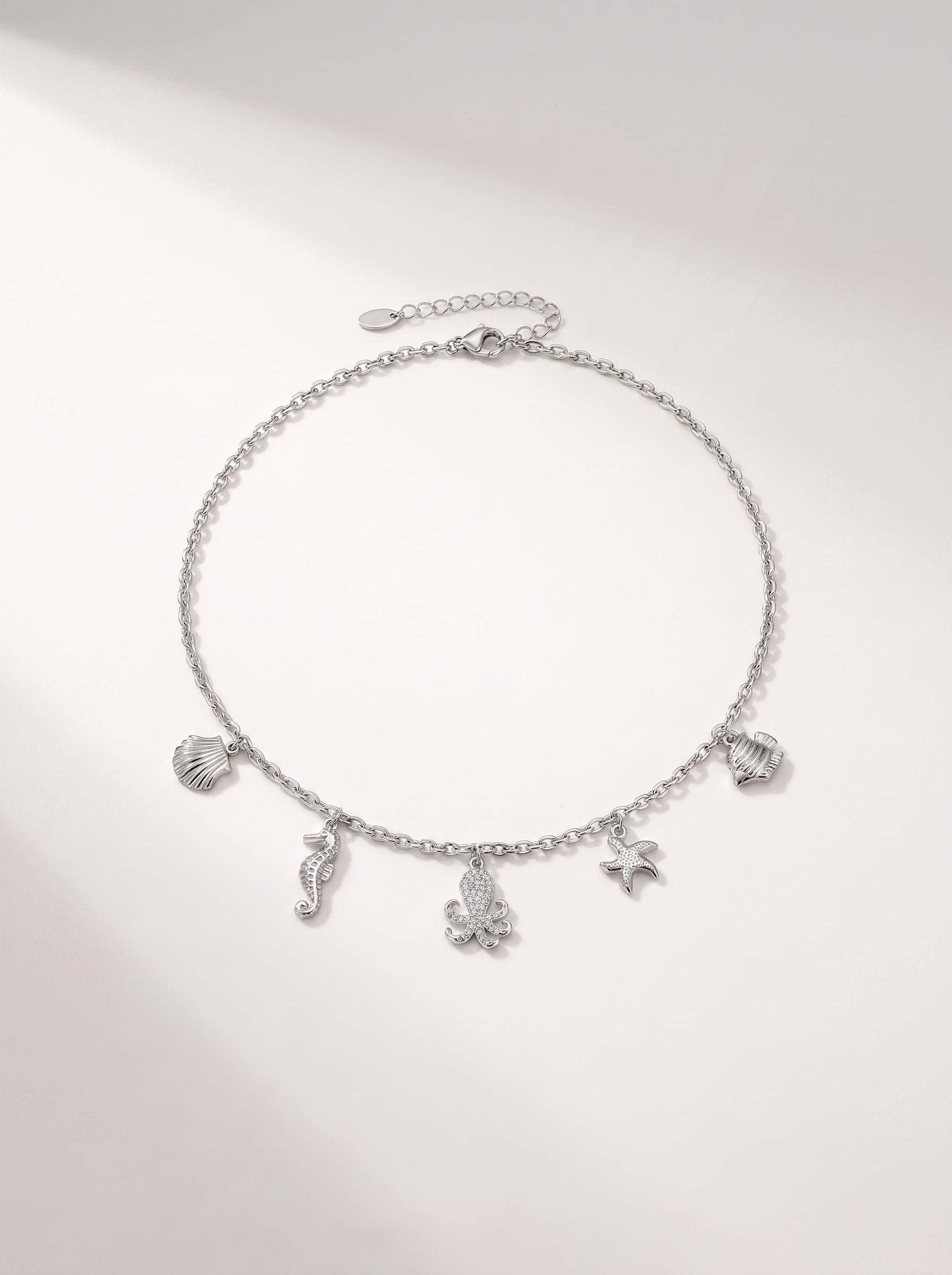 Lotte Charm-Halskette mit Meeresmotiven