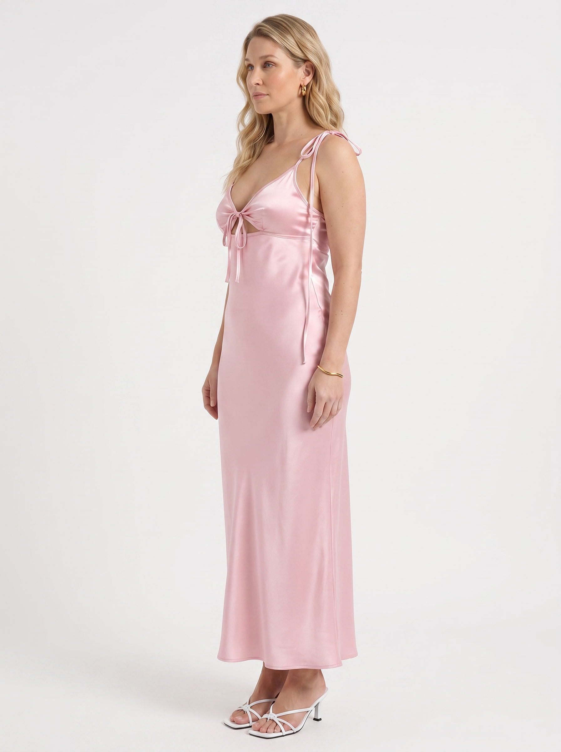 Blaire Maxikleid in Satinoptik mit Cut-Out