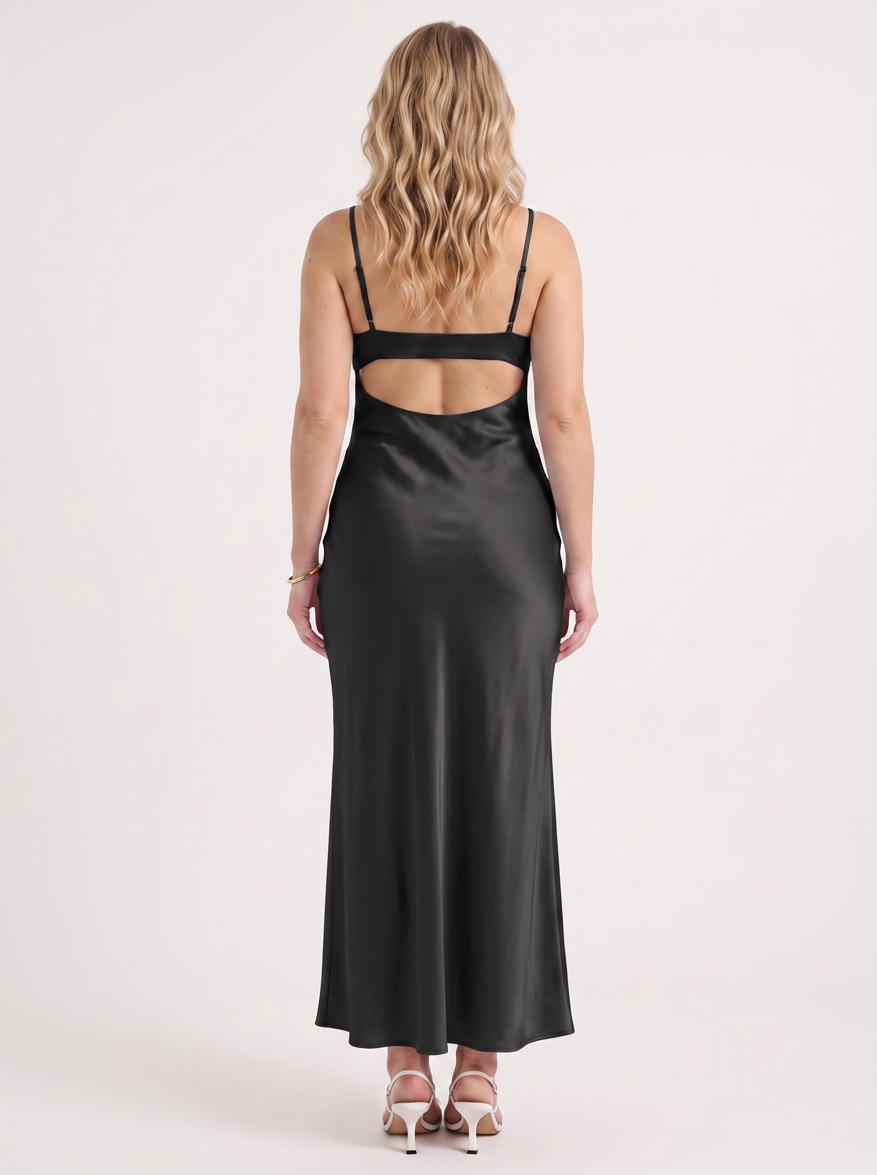 Blaire Maxikleid in Satinoptik mit Cut-Out