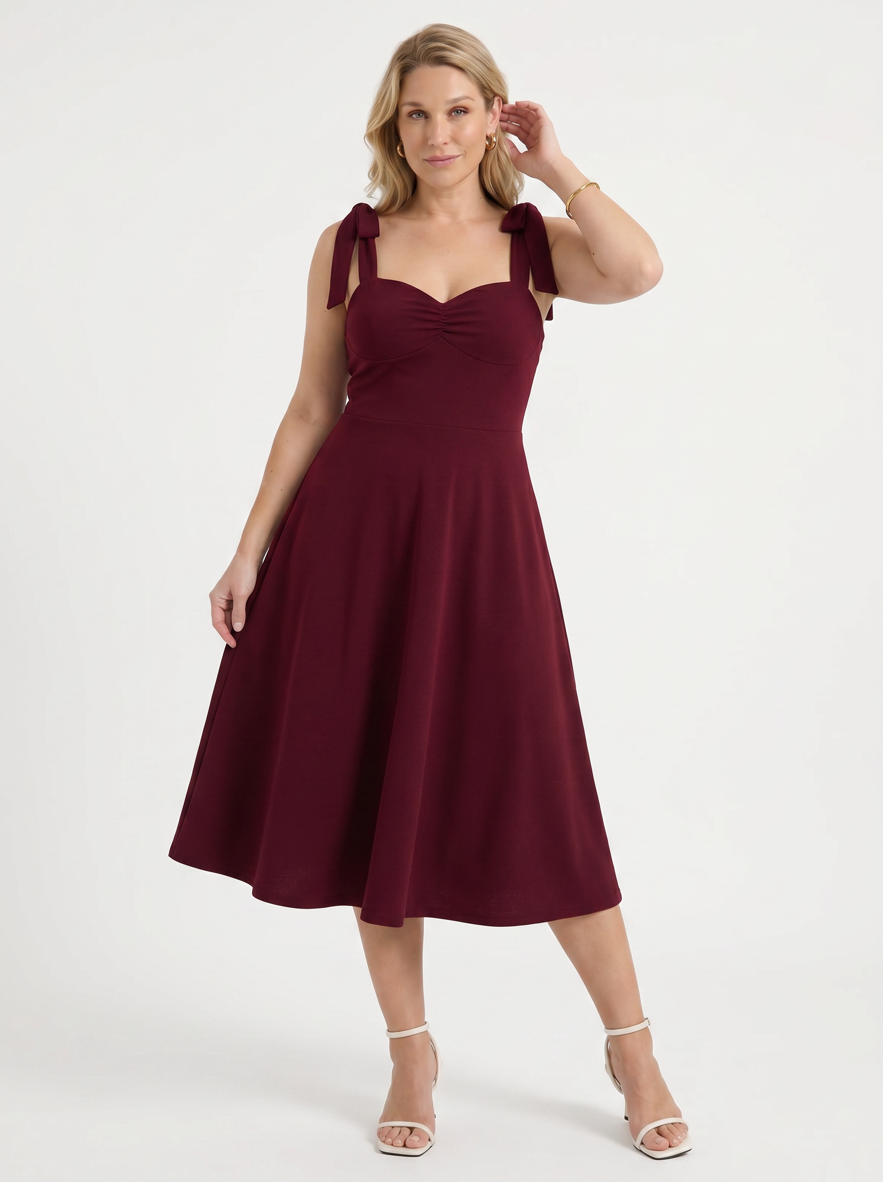 Lanie Midikleid mit Herzausschnitt und Bindeträgern