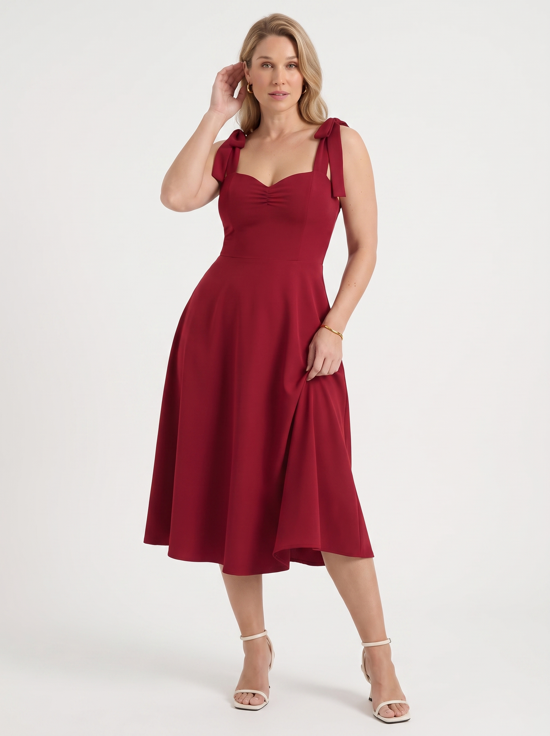Lanie Midikleid mit Herzausschnitt und Bindeträgern