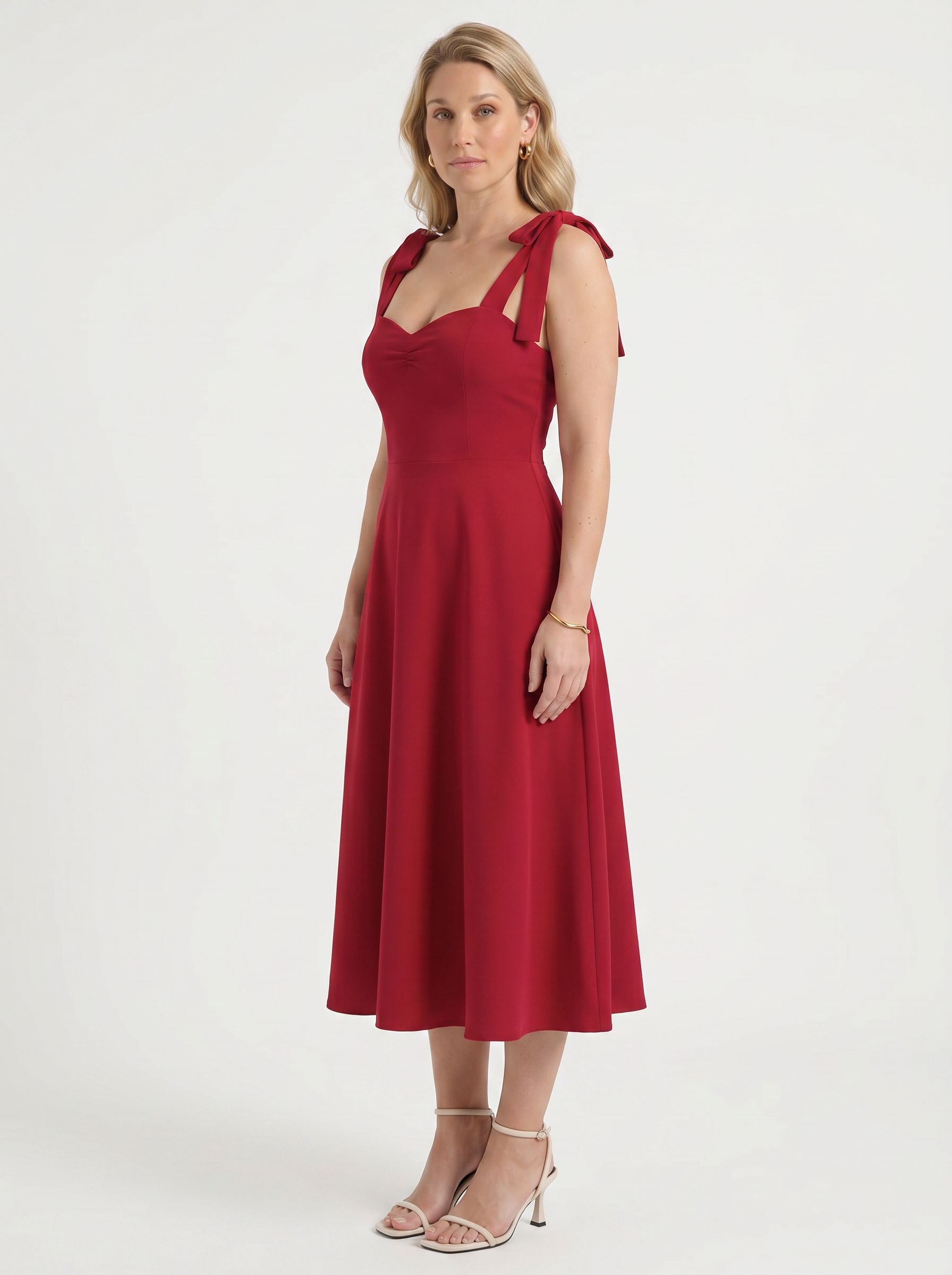 Lanie Midikleid mit Herzausschnitt und Bindeträgern