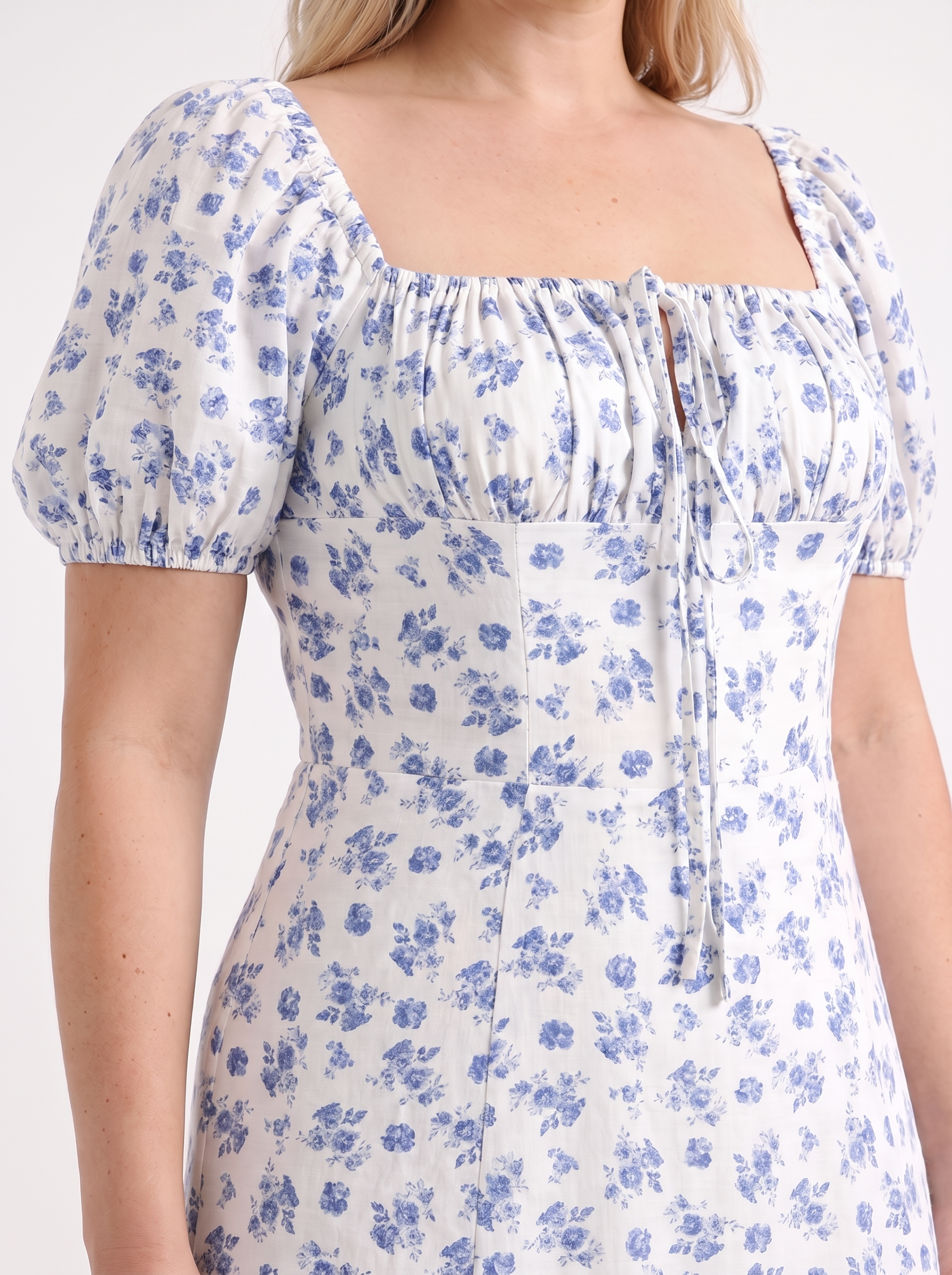 Ivy Midikleid mit Blumenprint und Puffärmeln