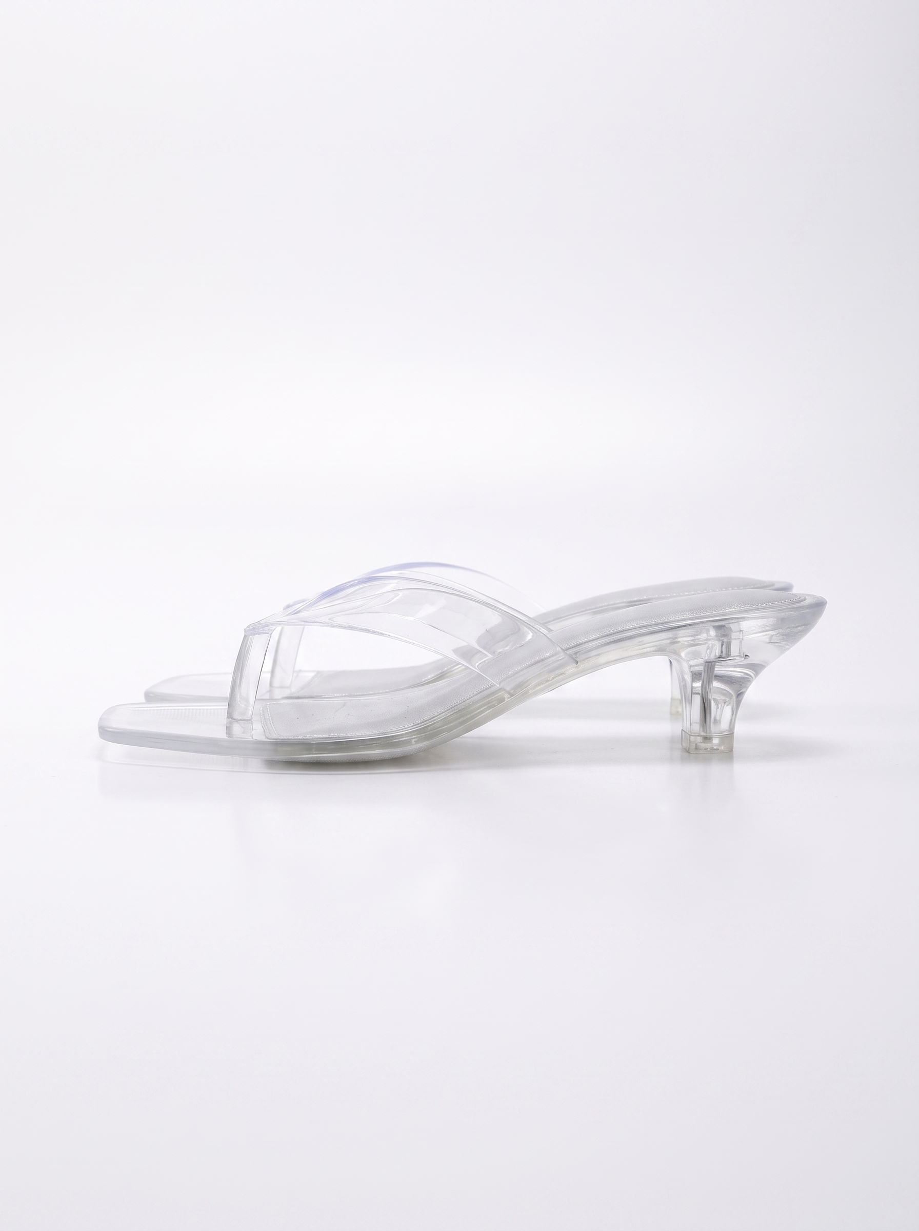 Mikayla Zehensteg-Sandaletten in Transparent-Optik