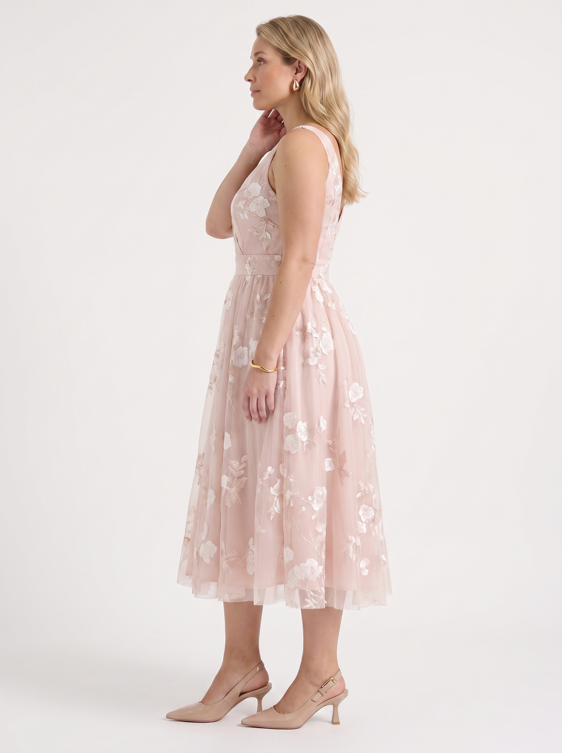 Cassie Midikleid in Wickeloptik mit floralem Muster