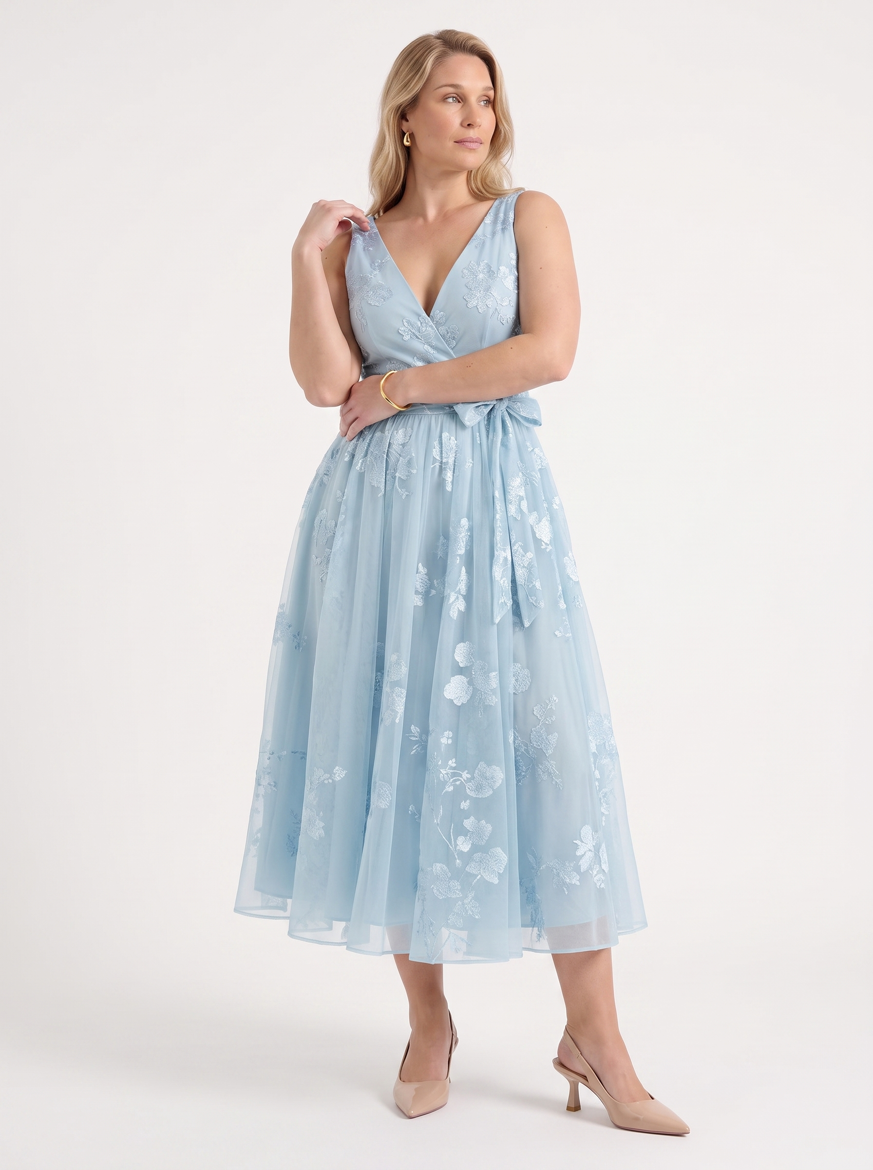 Cassie Midikleid in Wickeloptik mit floralem Muster