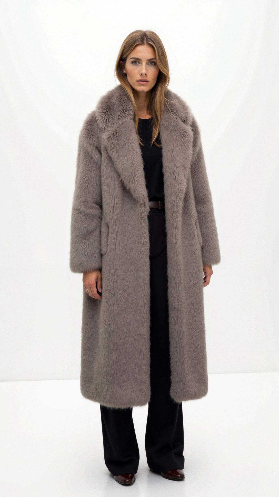 Lange Jacke aus Kunstpelz „Narcissa“