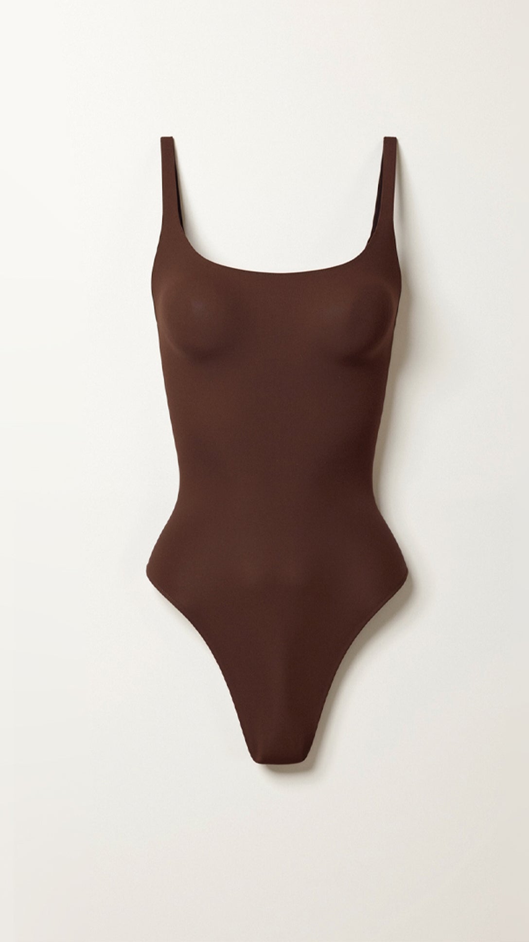 Core Sculpt Tief ausgeschnittener Tanga-Bodysuit