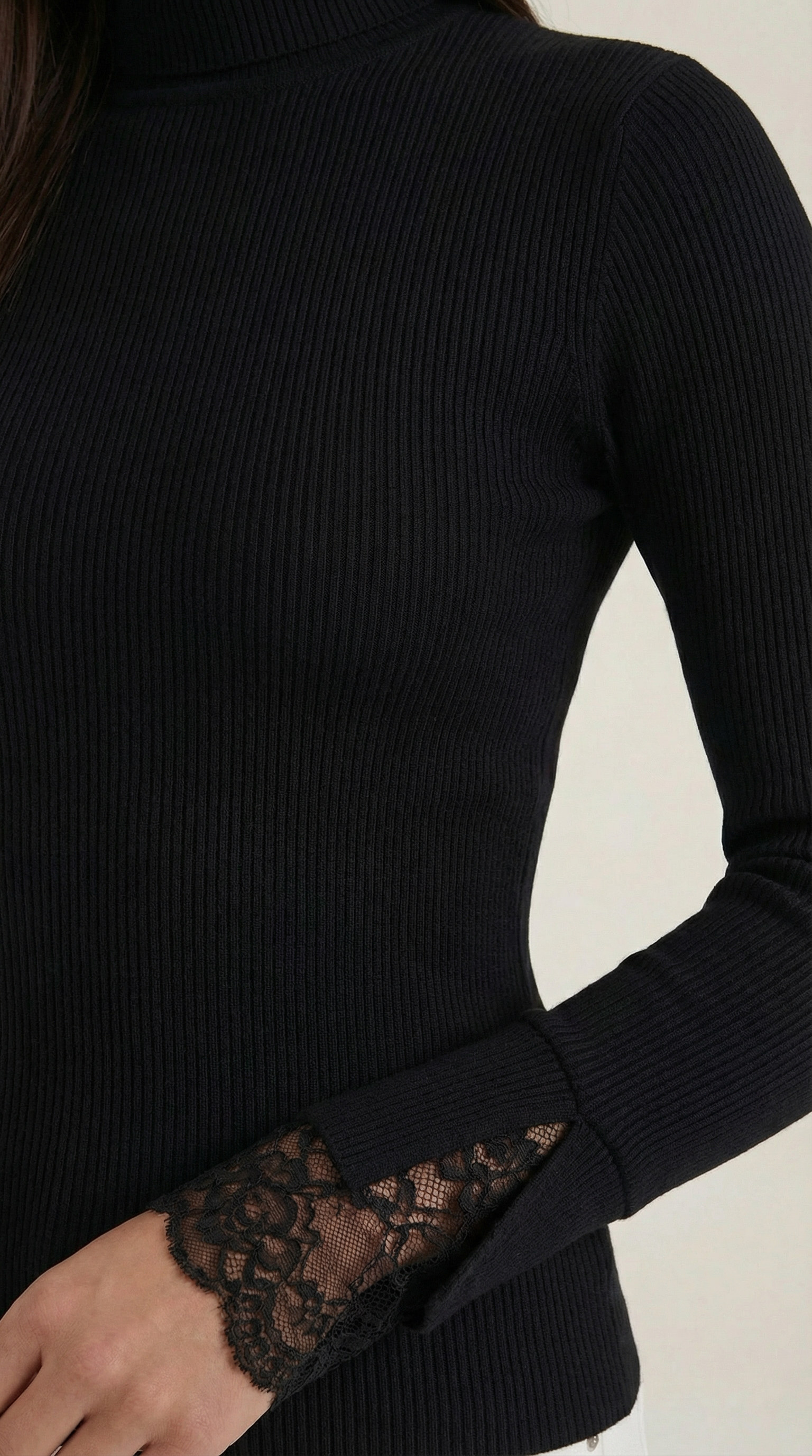 Beth Rollkragenpullover mit gerippten Spitzenbündchen