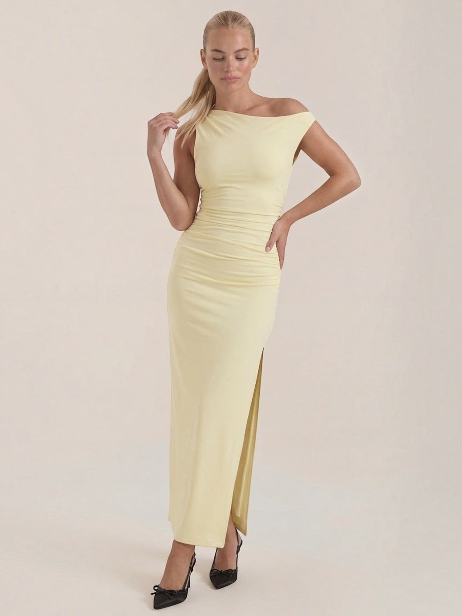 Deanna One-Shoulder-Maxikleid