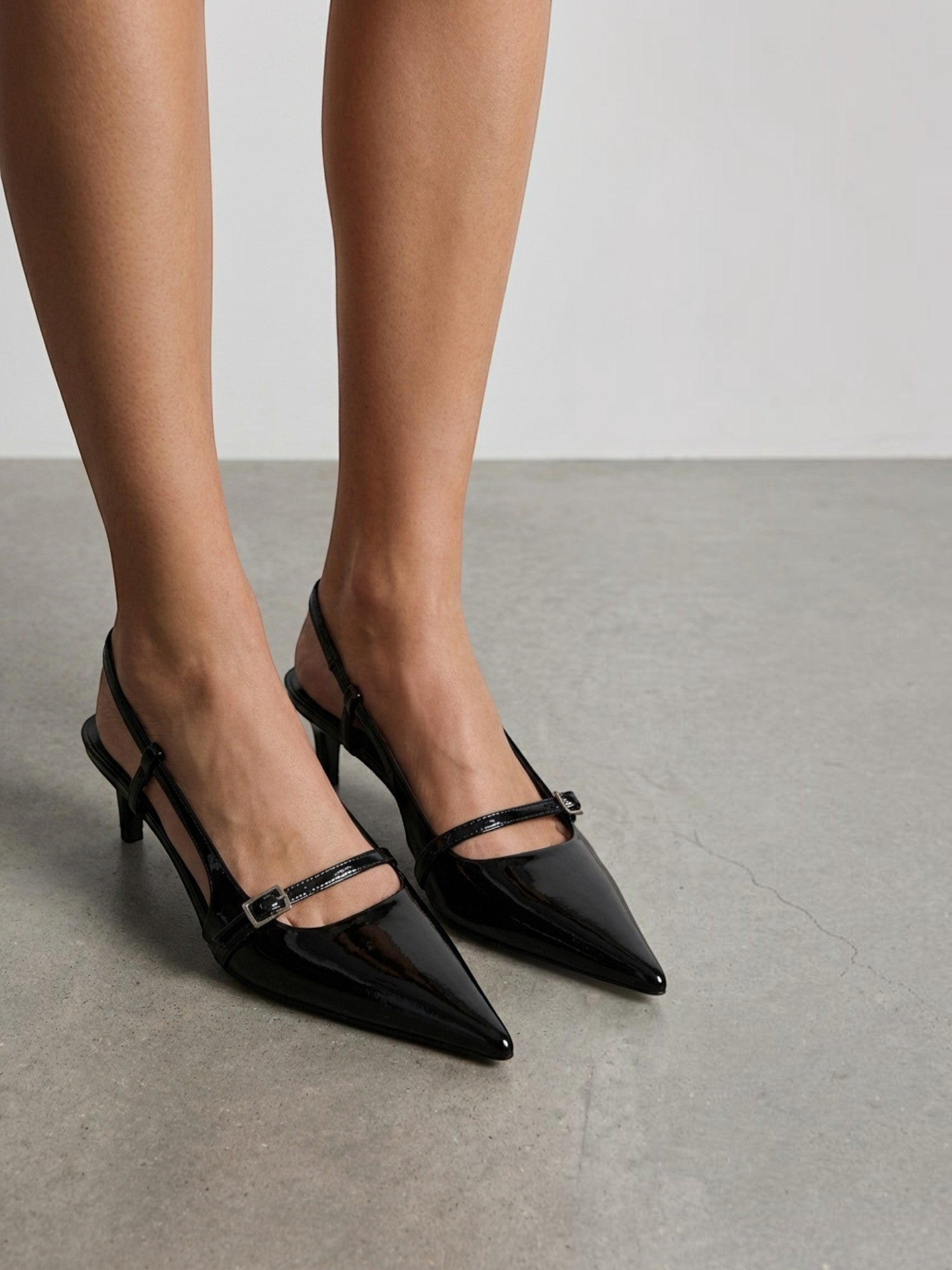 Tahlia Lack Slingback Pumps