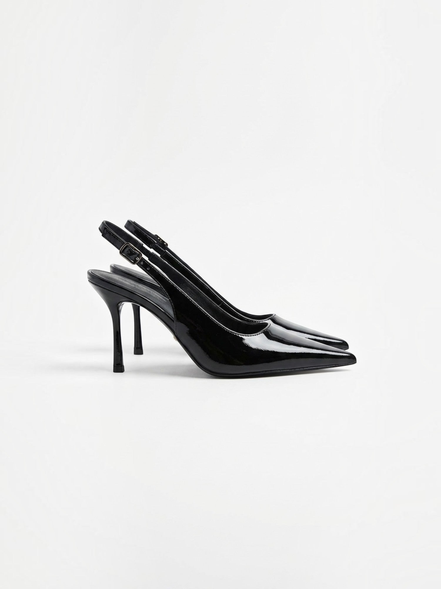 Norelle High Heel Slingback Pumps in Lackoptik