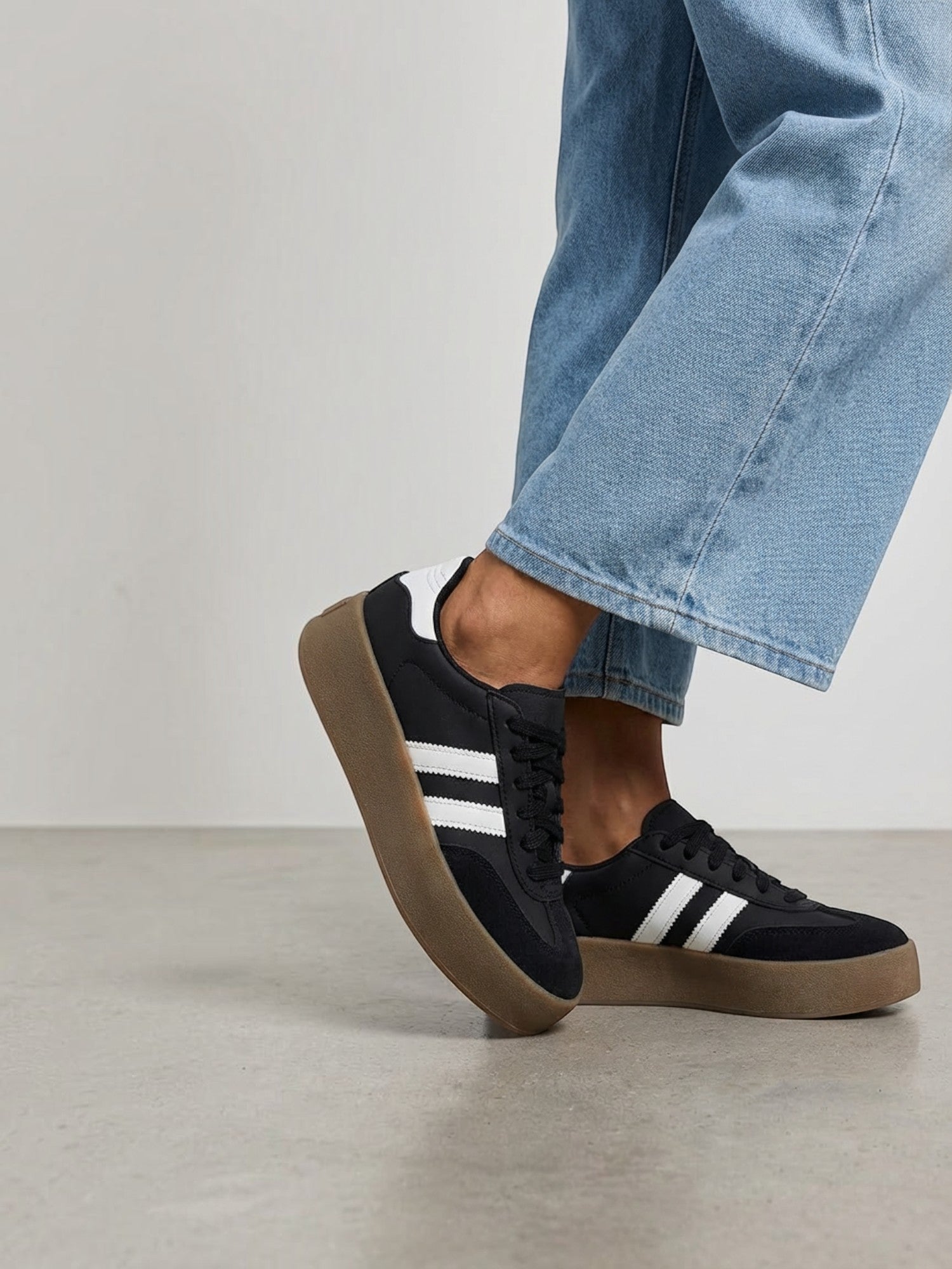 Iscella Plateau Sneaker mit Streifendetail