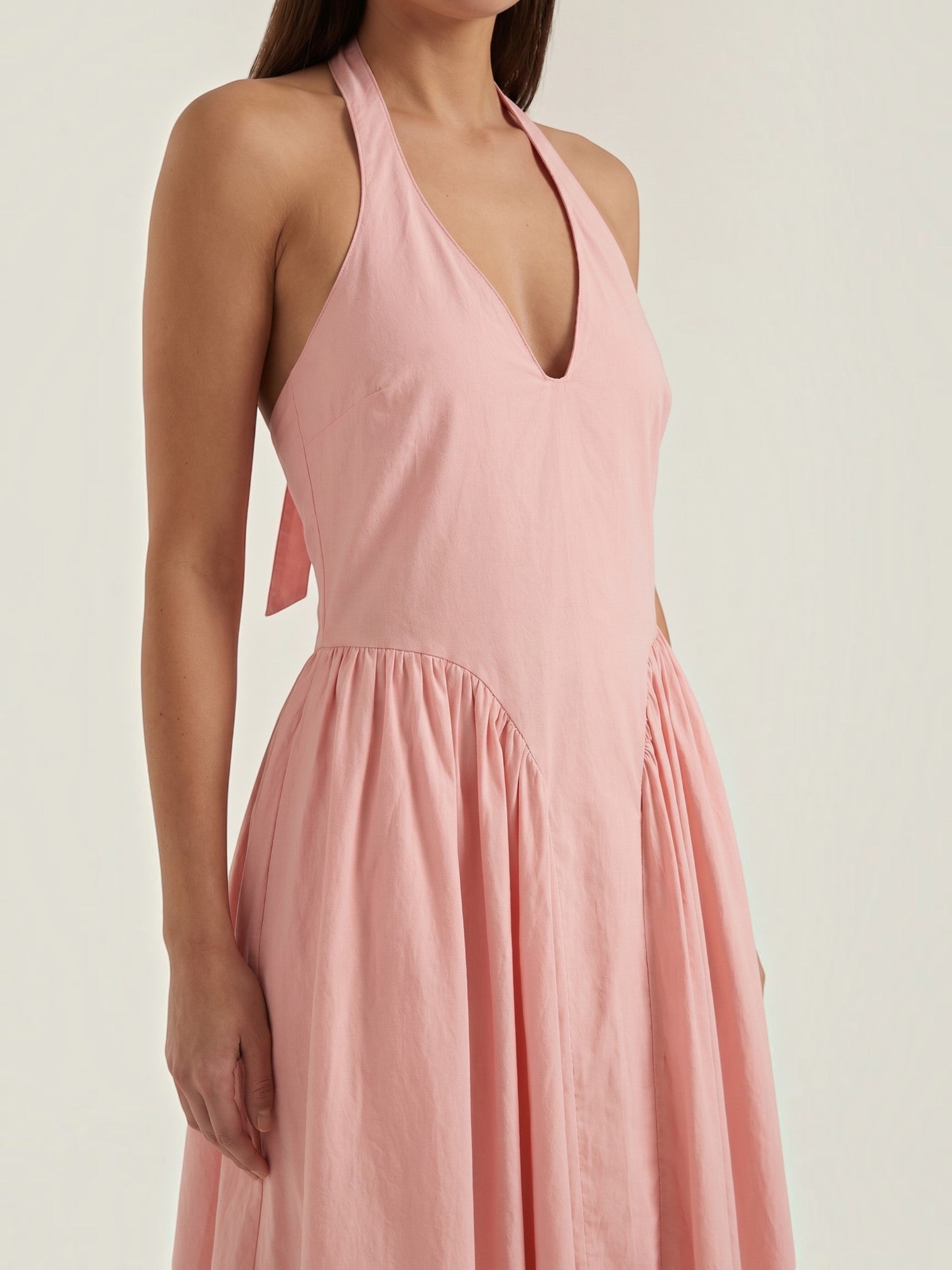 Kiara Neckholder-Midikleid mit ausgestelltem Rock