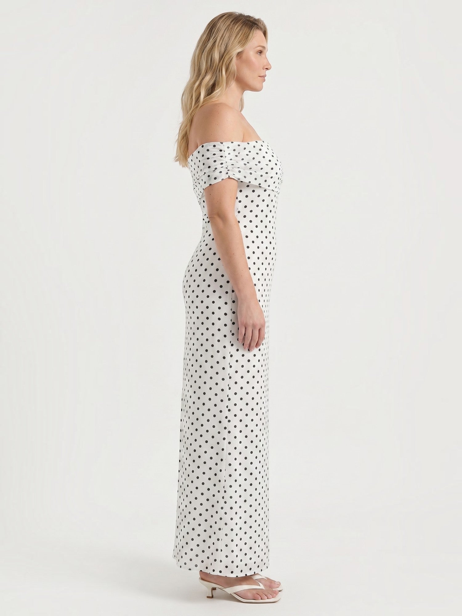 Ziah Schulterfreies Maxikleid mit Punktemuster