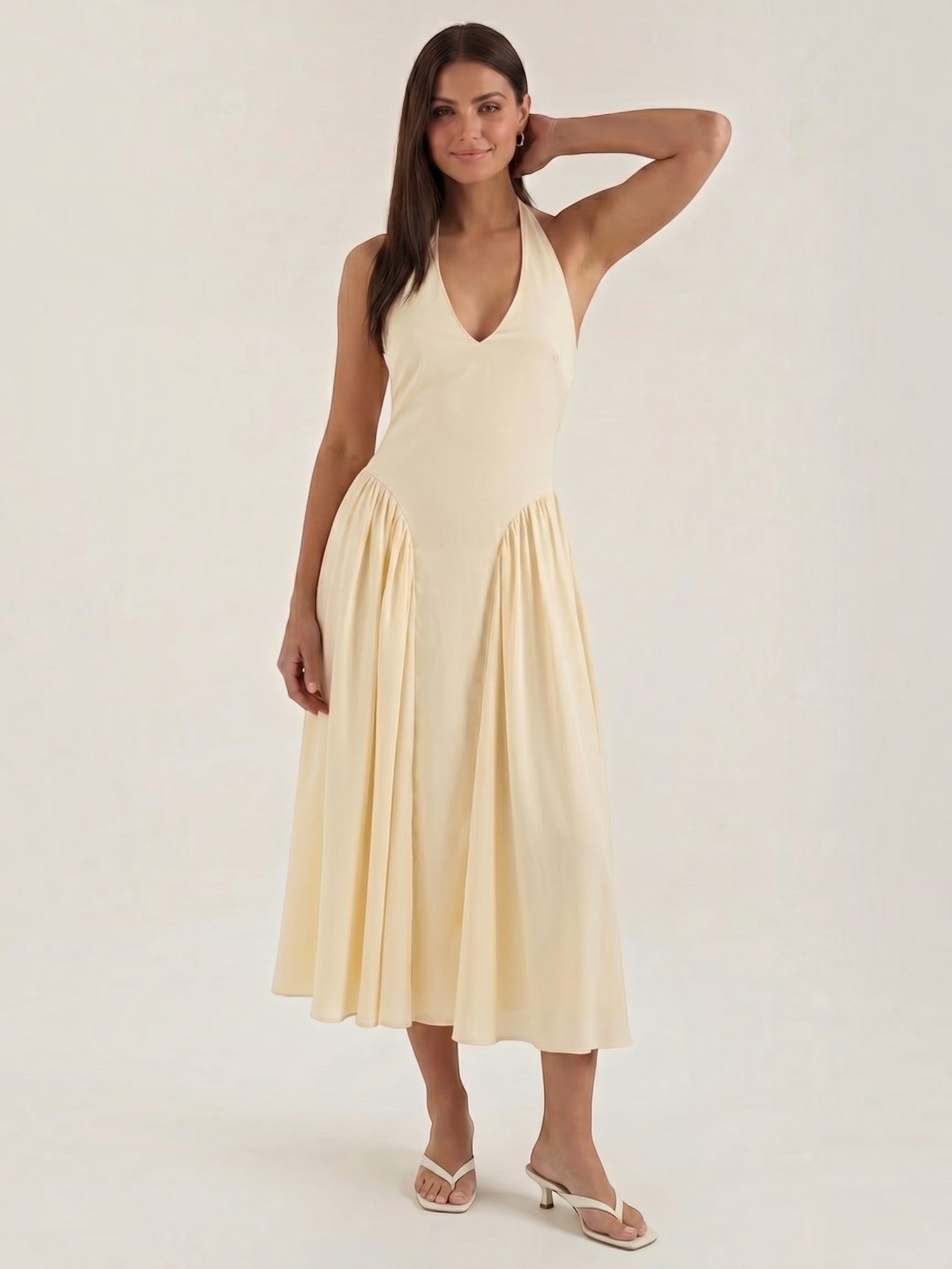 Kiara Neckholder-Midikleid mit ausgestelltem Rock