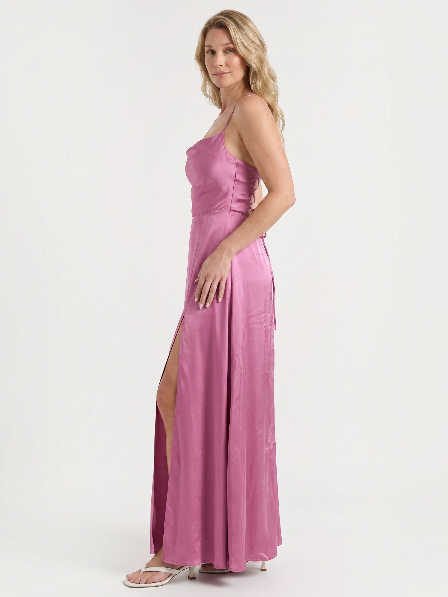 Indie Satin-Midikleid mit Wasserfallausschnitt