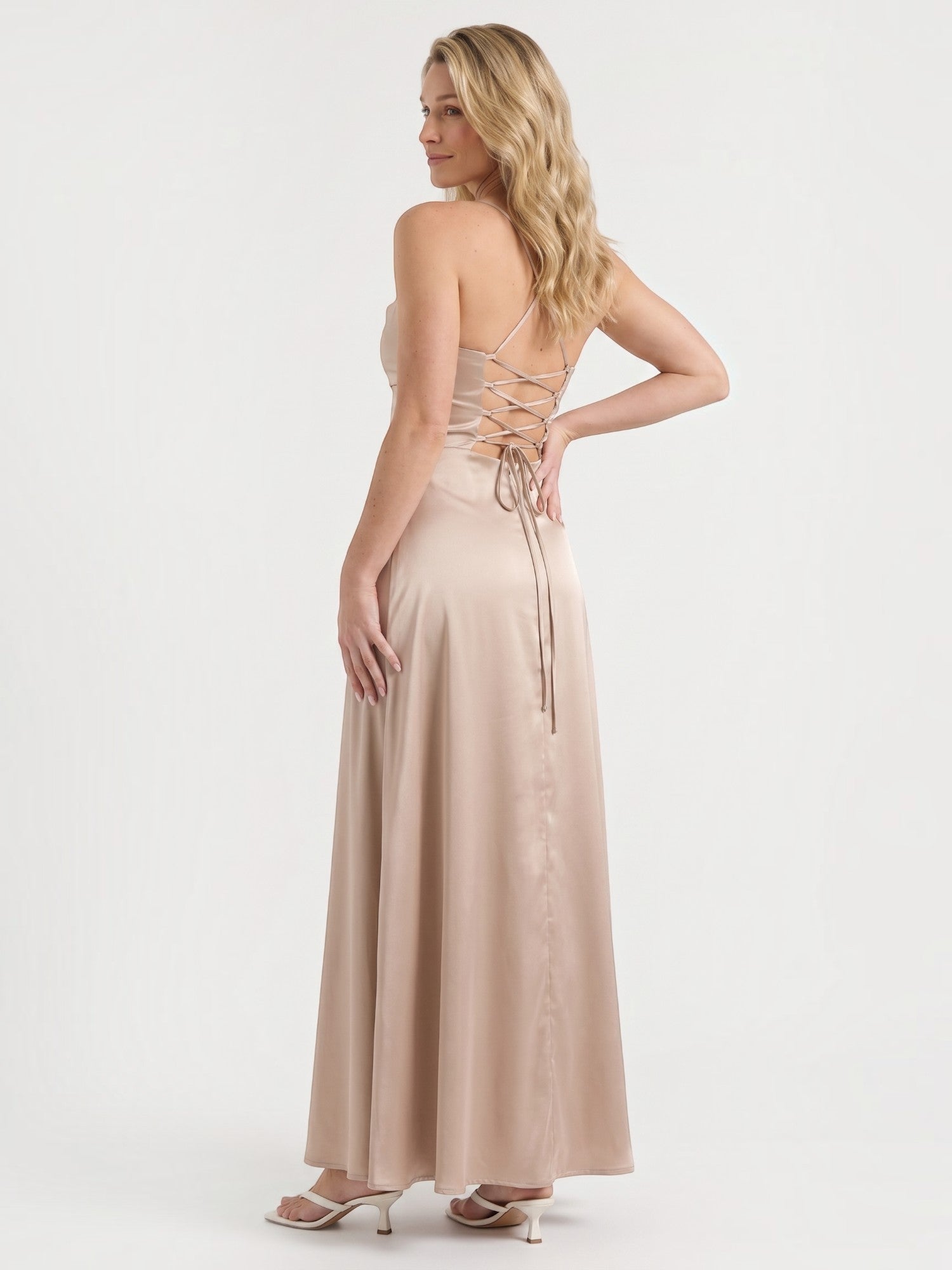 Indie Satin-Midikleid mit Wasserfallausschnitt
