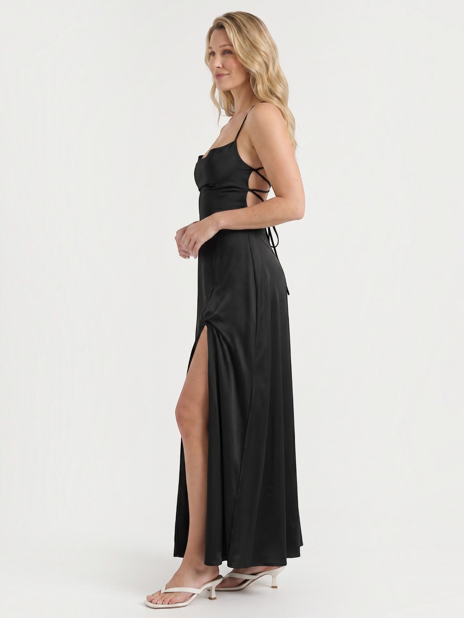 Indie Satin-Midikleid mit Wasserfallausschnitt