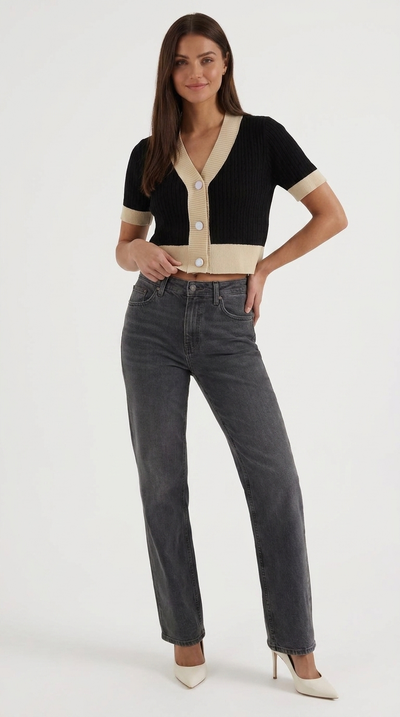Nerina kurze taillierte Strickjacke