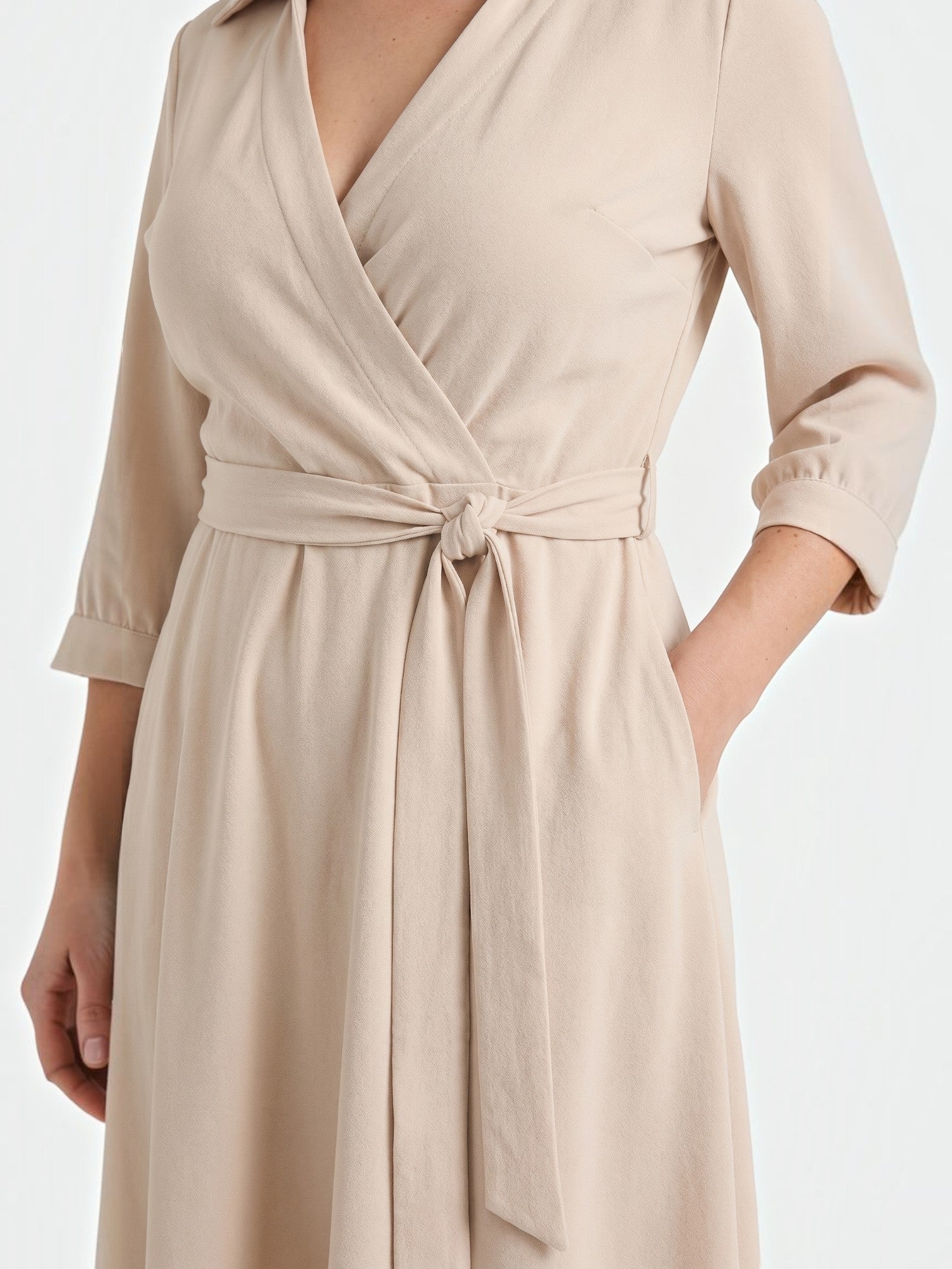 Amelia Midi-Wickelkleid mit Bindegürtel
