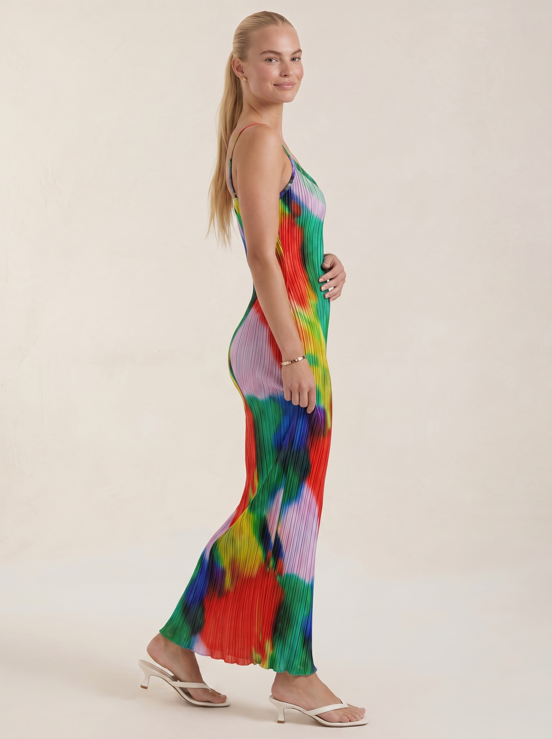 Henrietta Plissee Maxikleid mit Spaghettiträgern