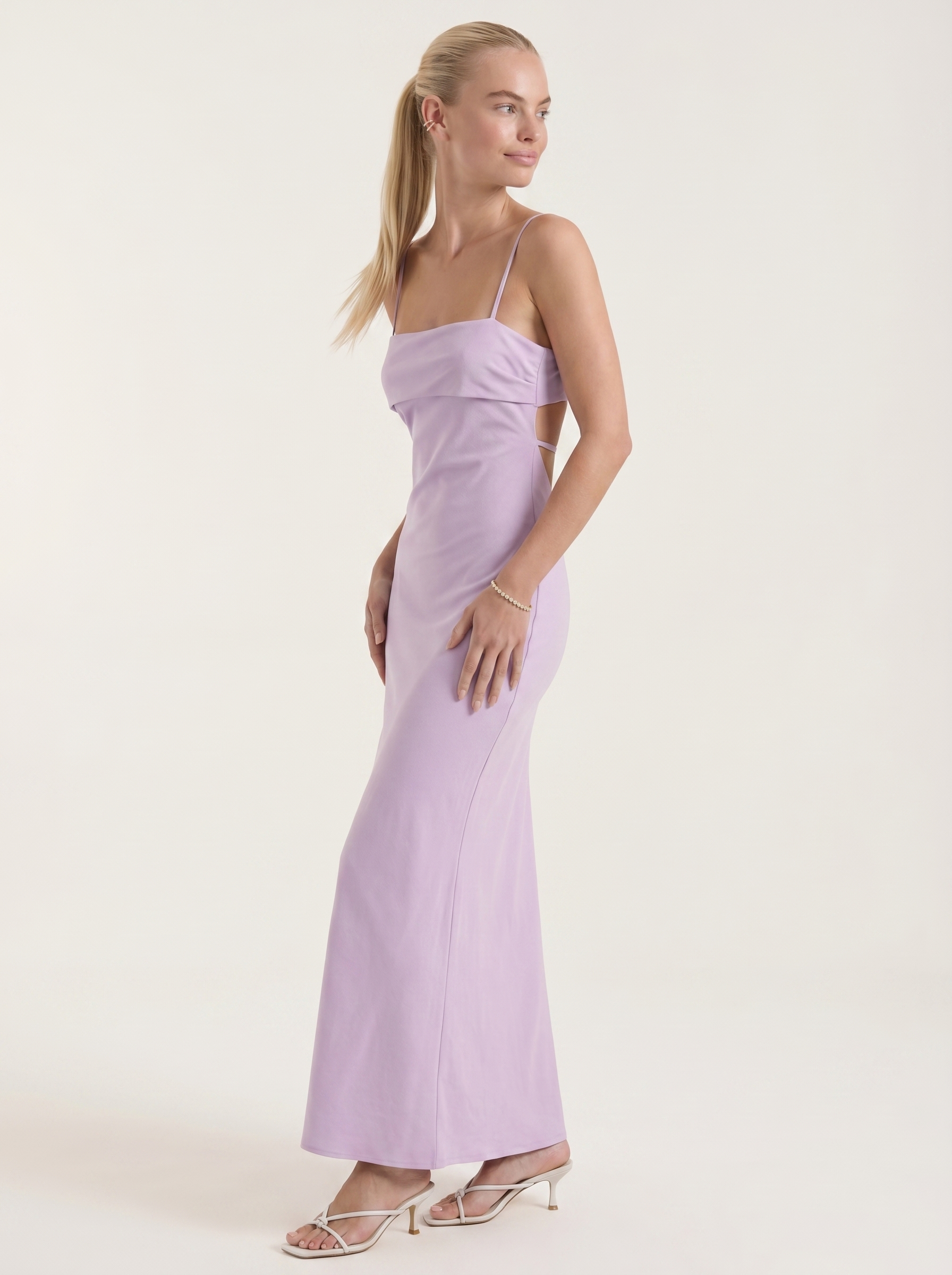 Dale Maxikleid mit Spaghettiträgern und schmaler Linie