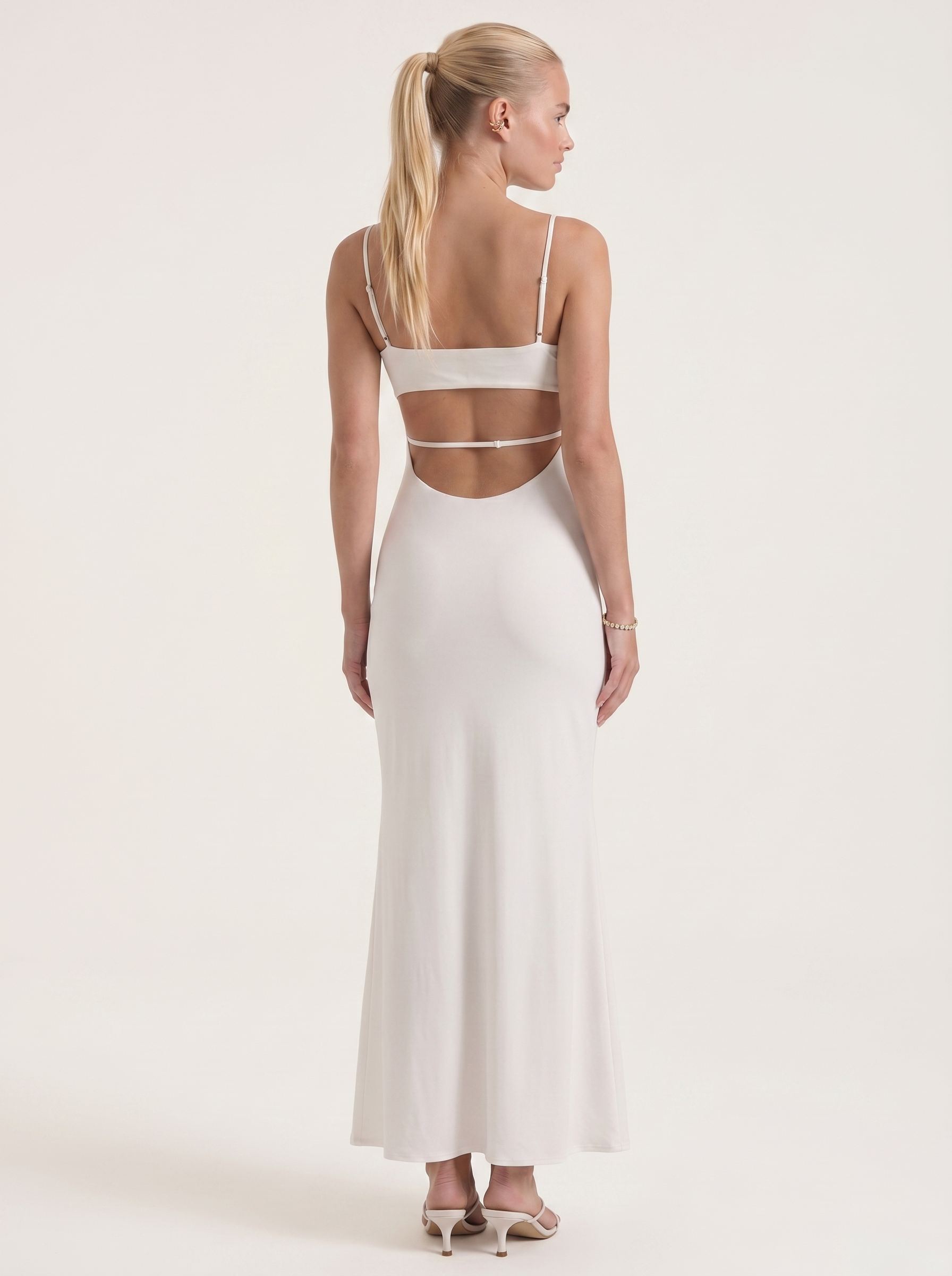 Dale Maxikleid mit Spaghettiträgern und schmaler Linie