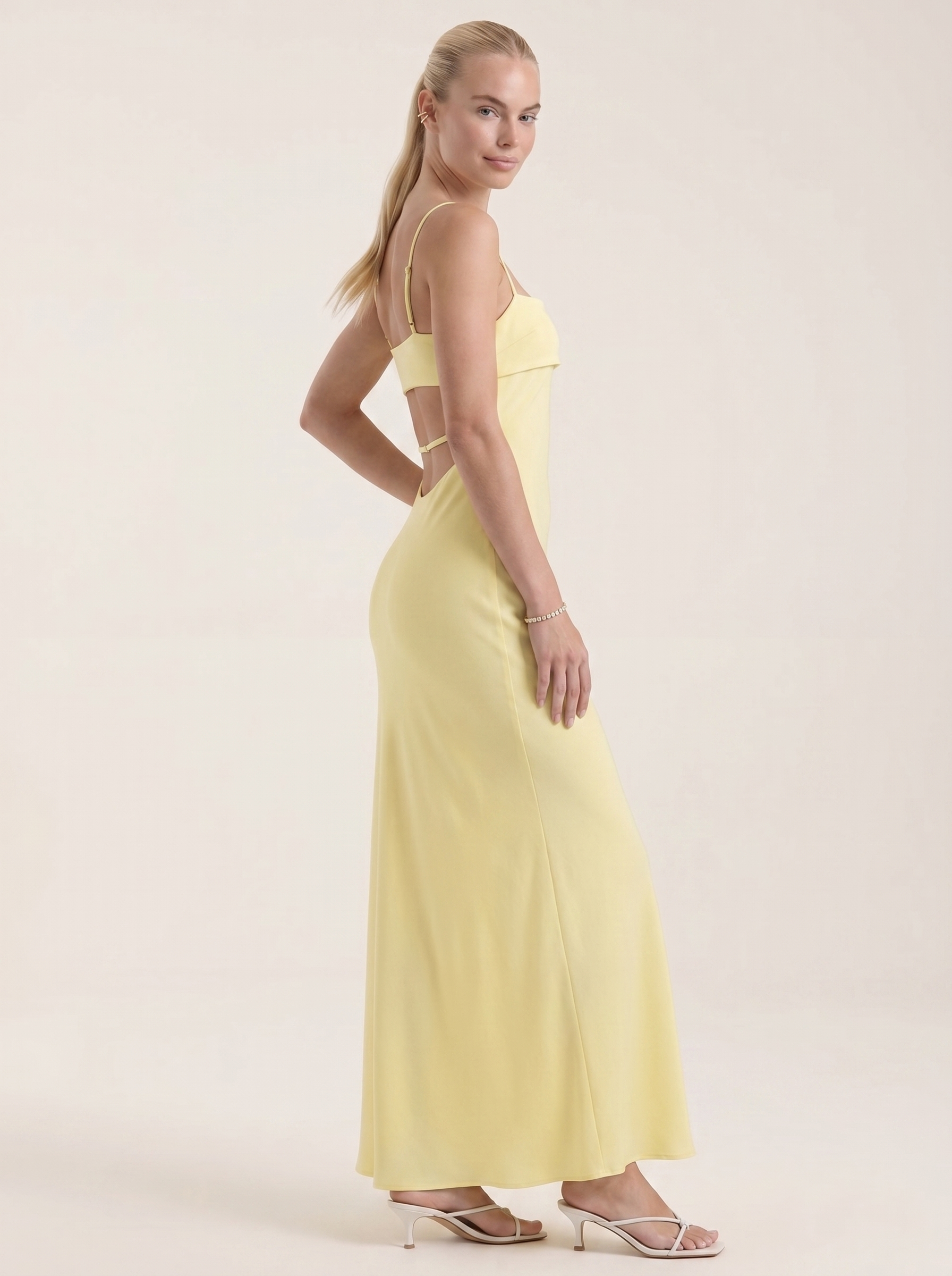 Dale Maxikleid mit Spaghettiträgern und schmaler Linie