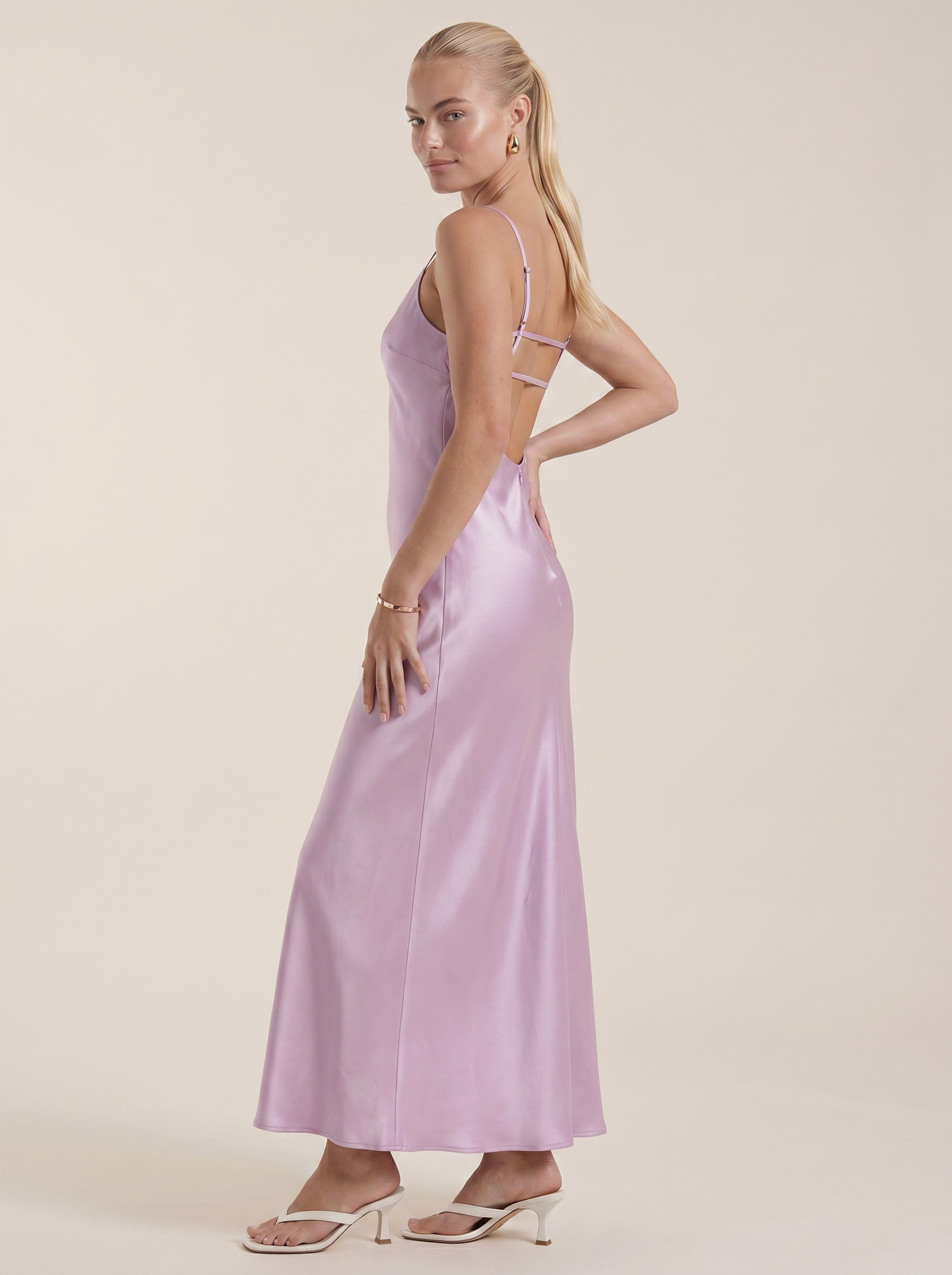 Bianca Maxikleid mit V-Ausschnitt und Spaghettiträgern