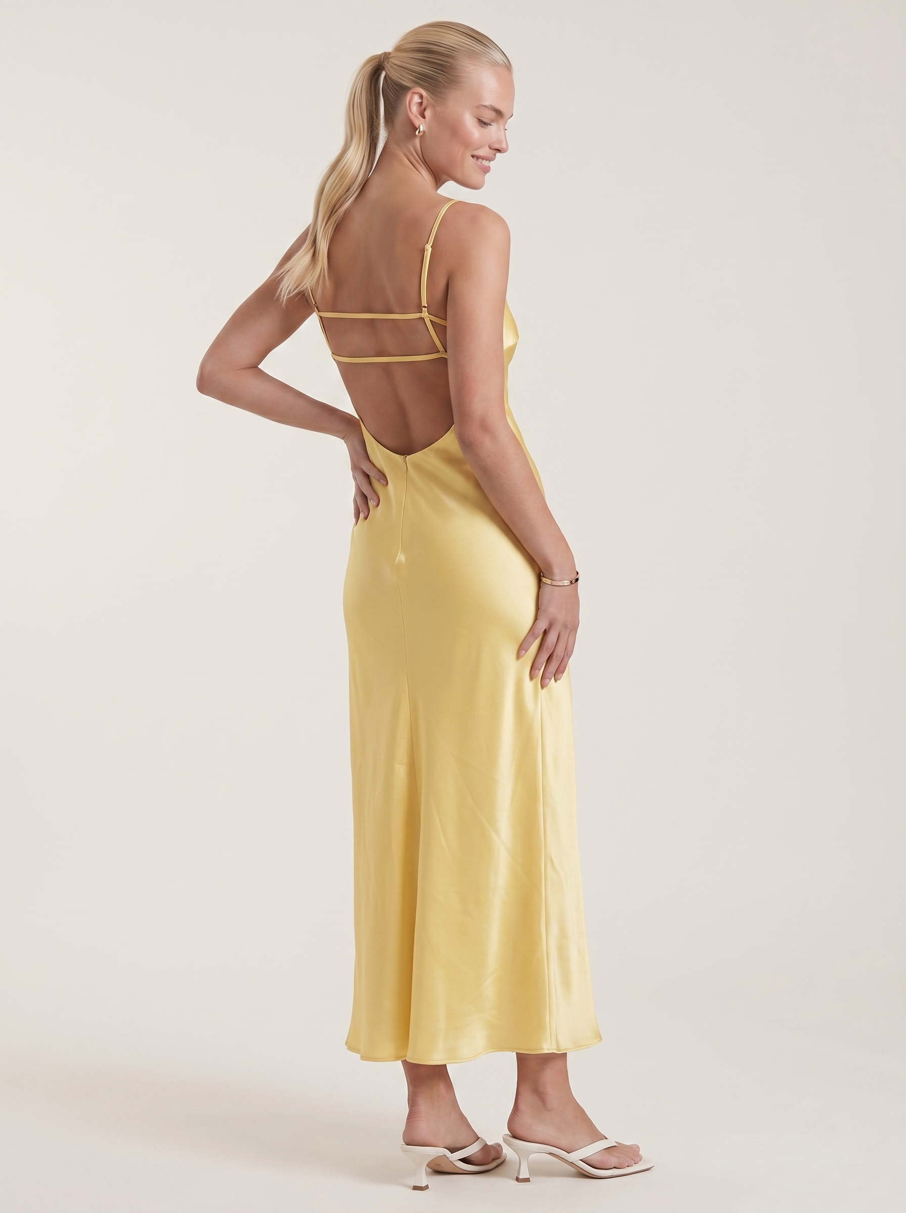 Bianca Maxikleid mit V-Ausschnitt und Spaghettiträgern